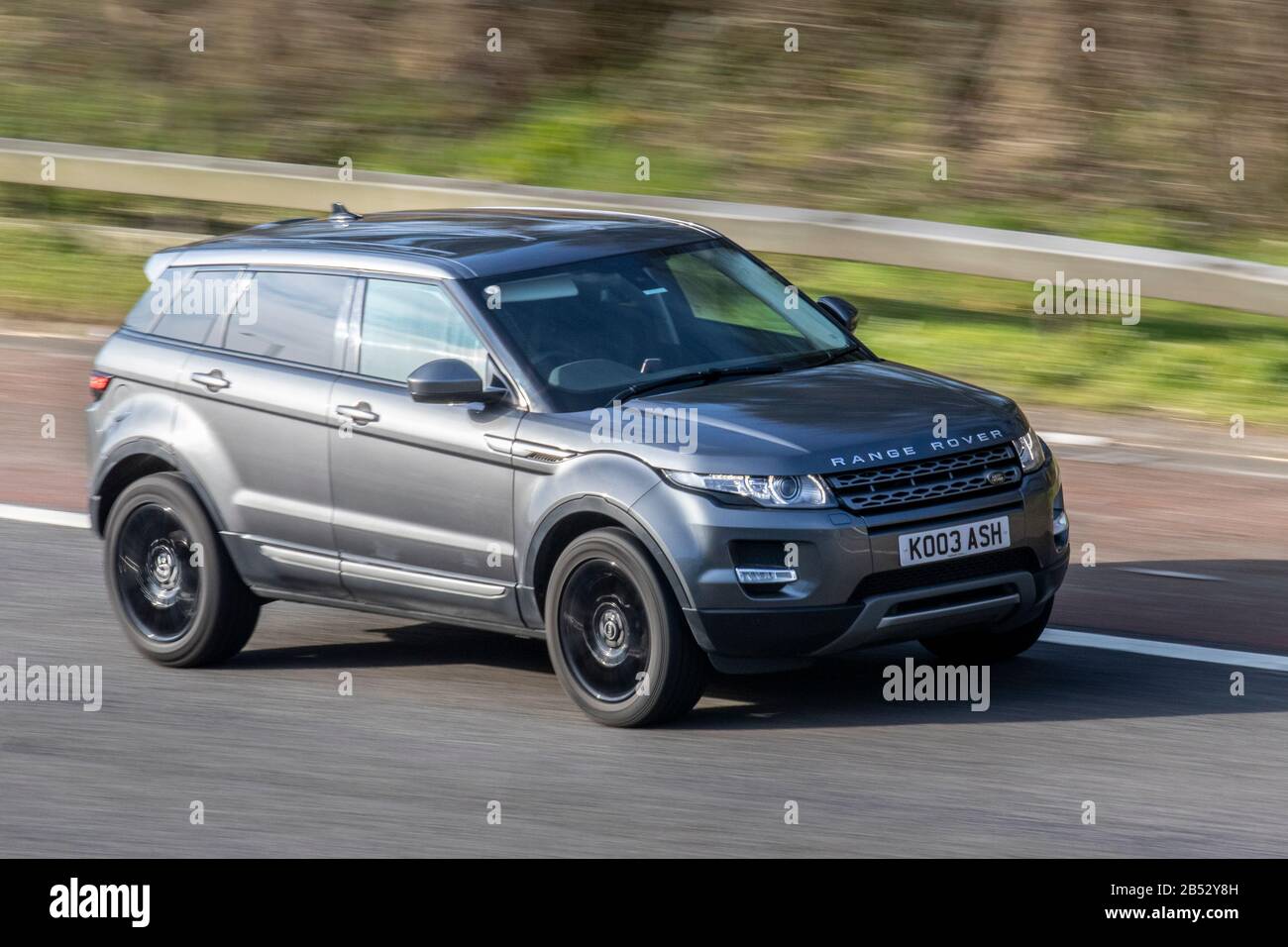 Land rover range rover evoque pure t hi-res stock photography and images -  Alamy