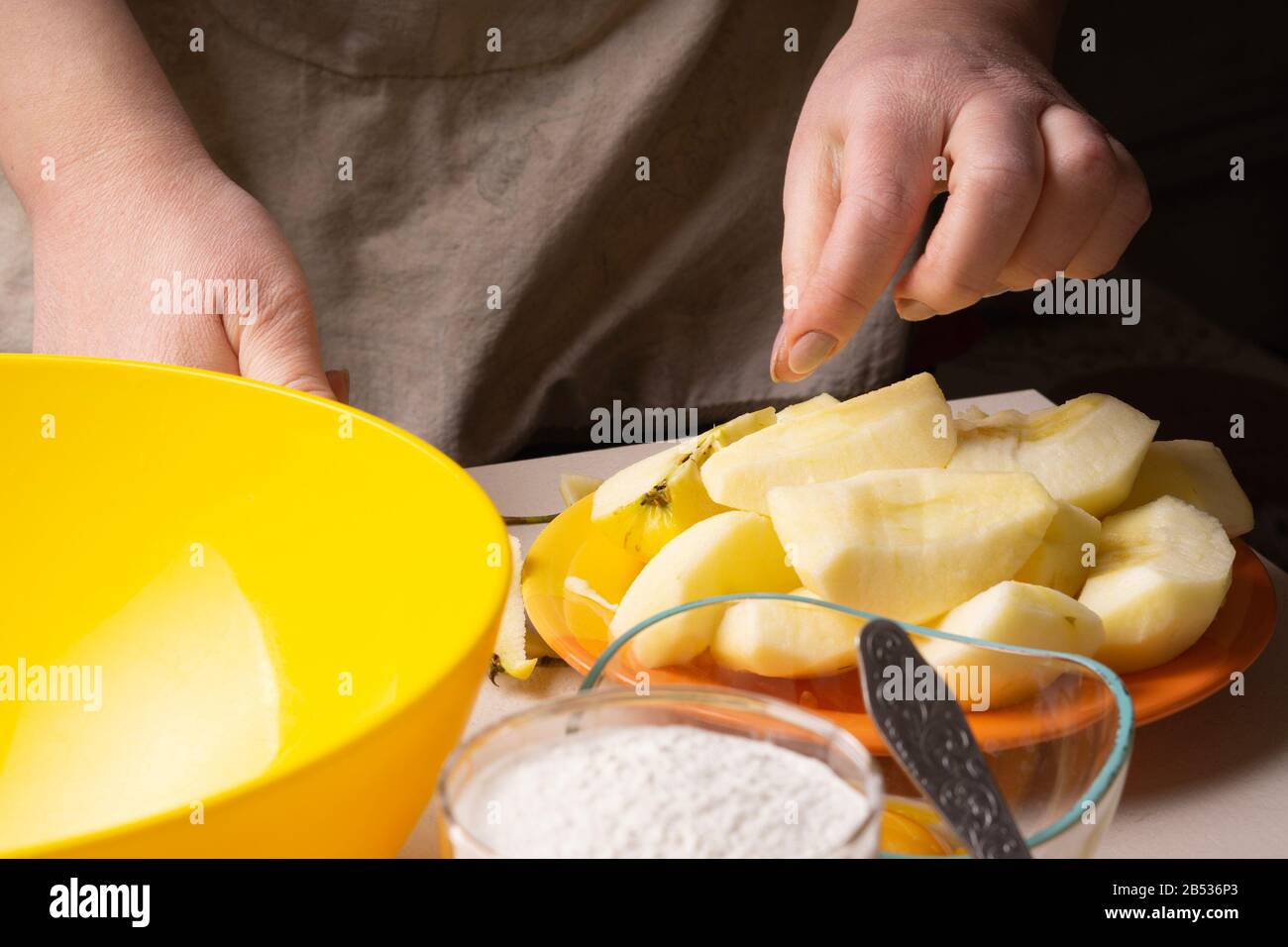 Hands peeling fruit hi-res stock photography and images - Alamy