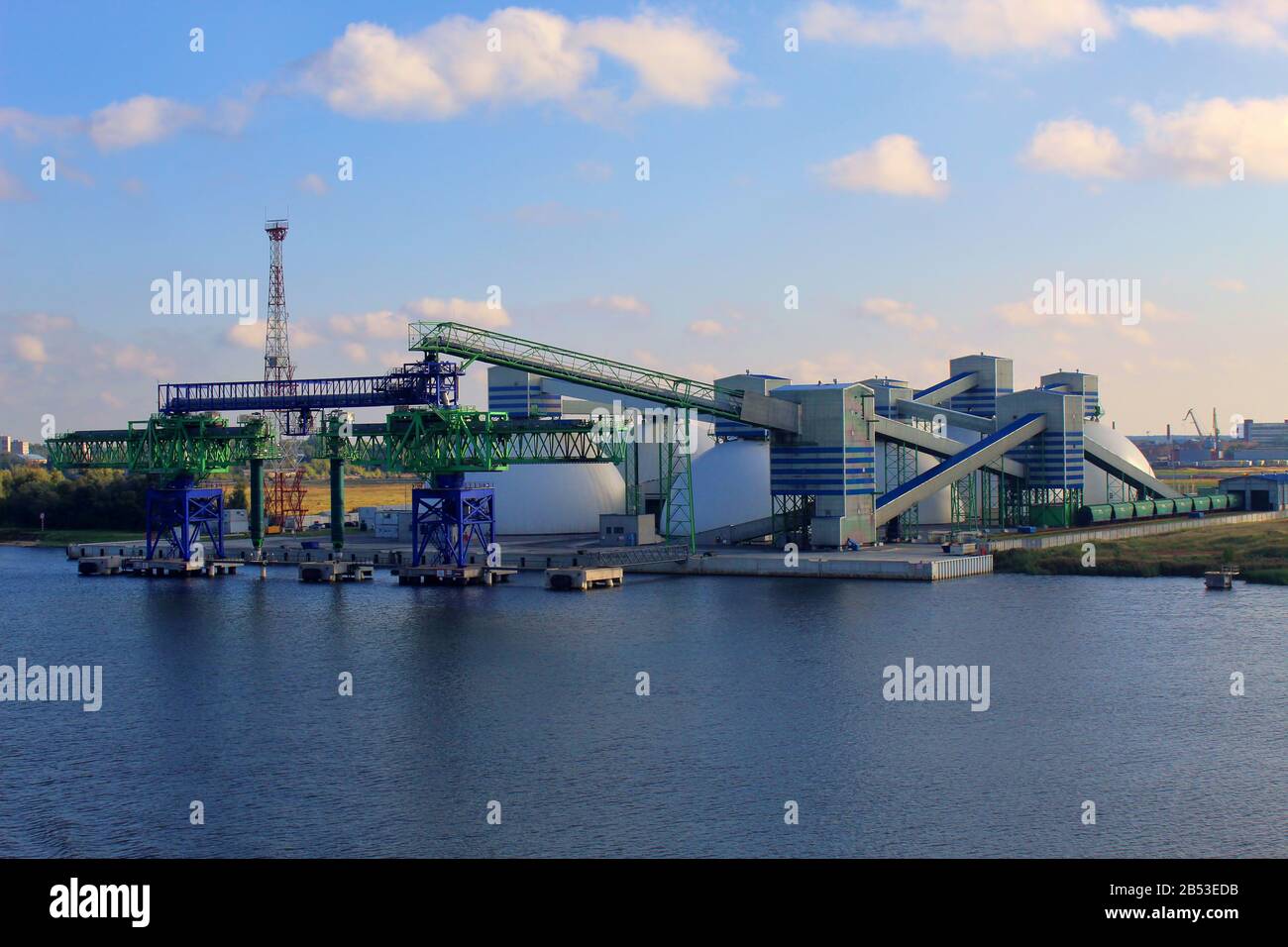 Chemical plant near sea hi-res stock photography and images - Alamy