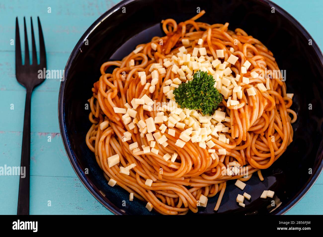 healthy plantbased food recipes, tomato sauce spaghetti with vegan