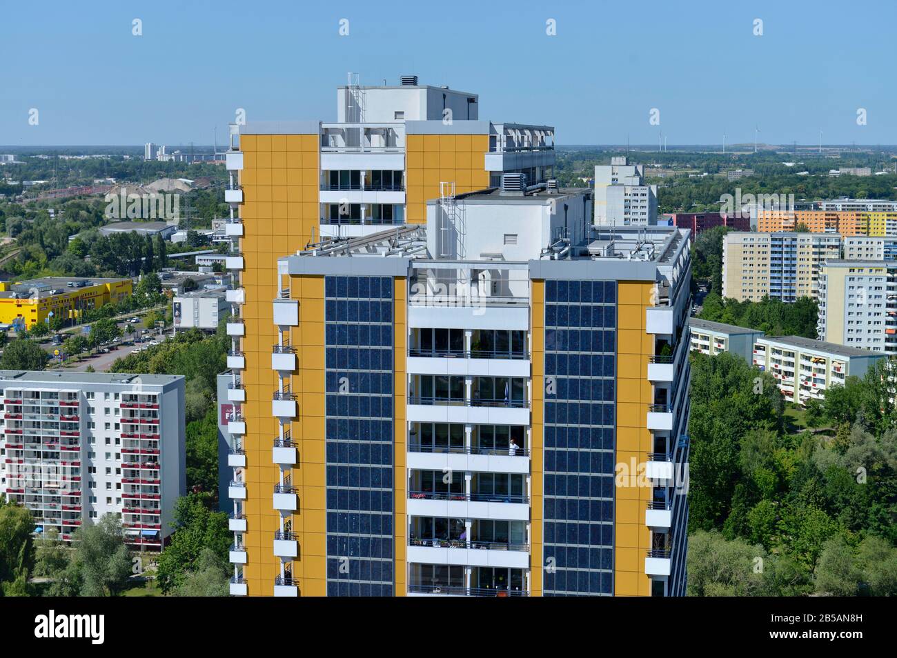 Wohnhaus, Helene-Weigel-Platz, Marzahn, Berlin, Deutschland Stock Photo ...