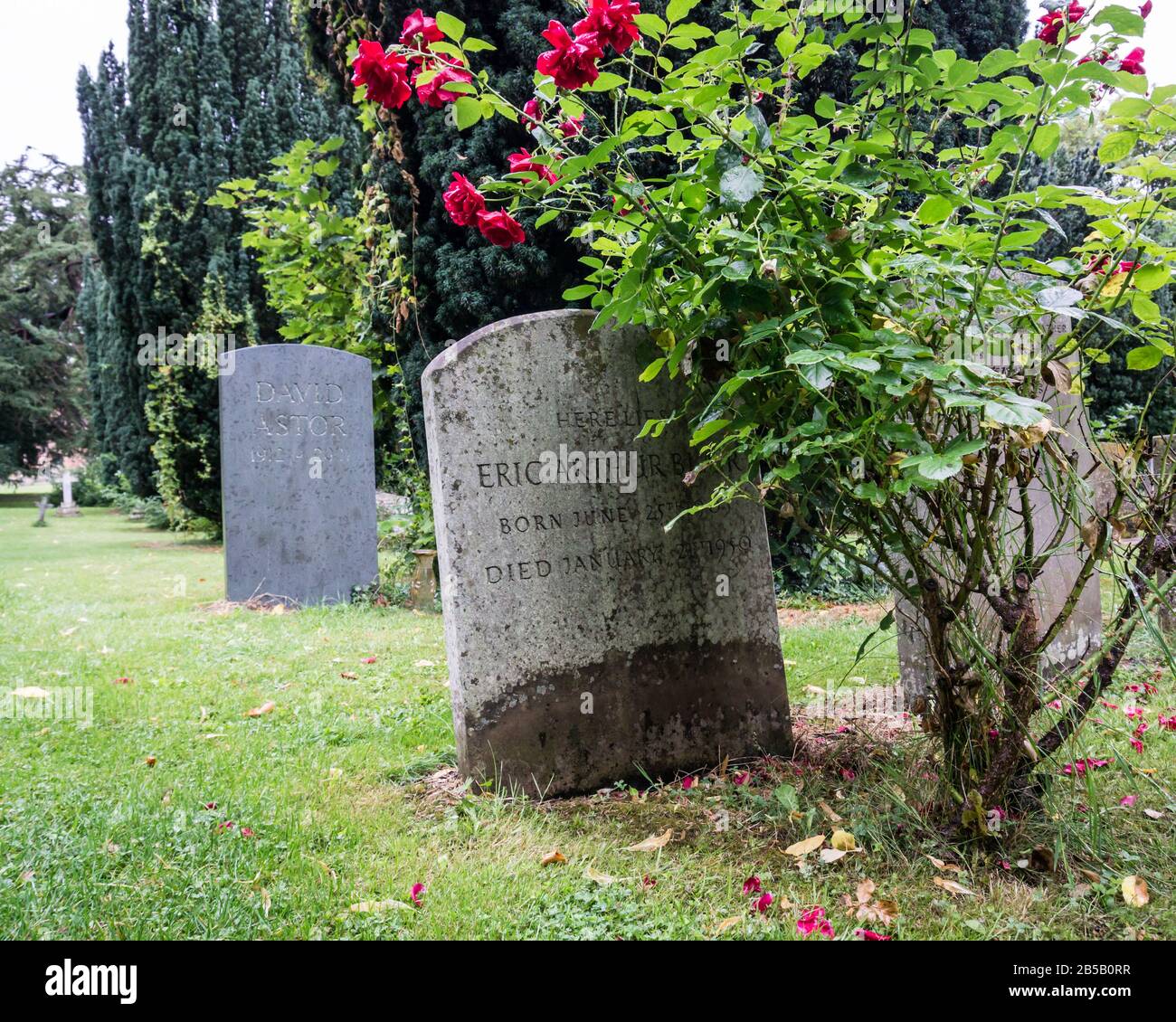 The grave of George Orwell (Eric Arthur Blair) in the graveyard of All Saints' Church, Sutton Courtenay, Oxfordshire, United Kingdom. Stock Photo