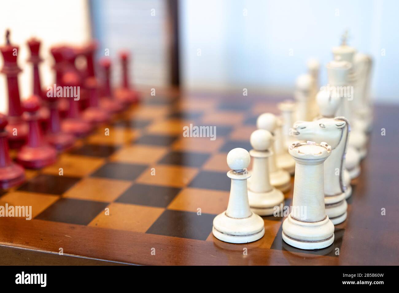 Vintage wooden chess pieces (King and Queen Stock Photo - Alamy