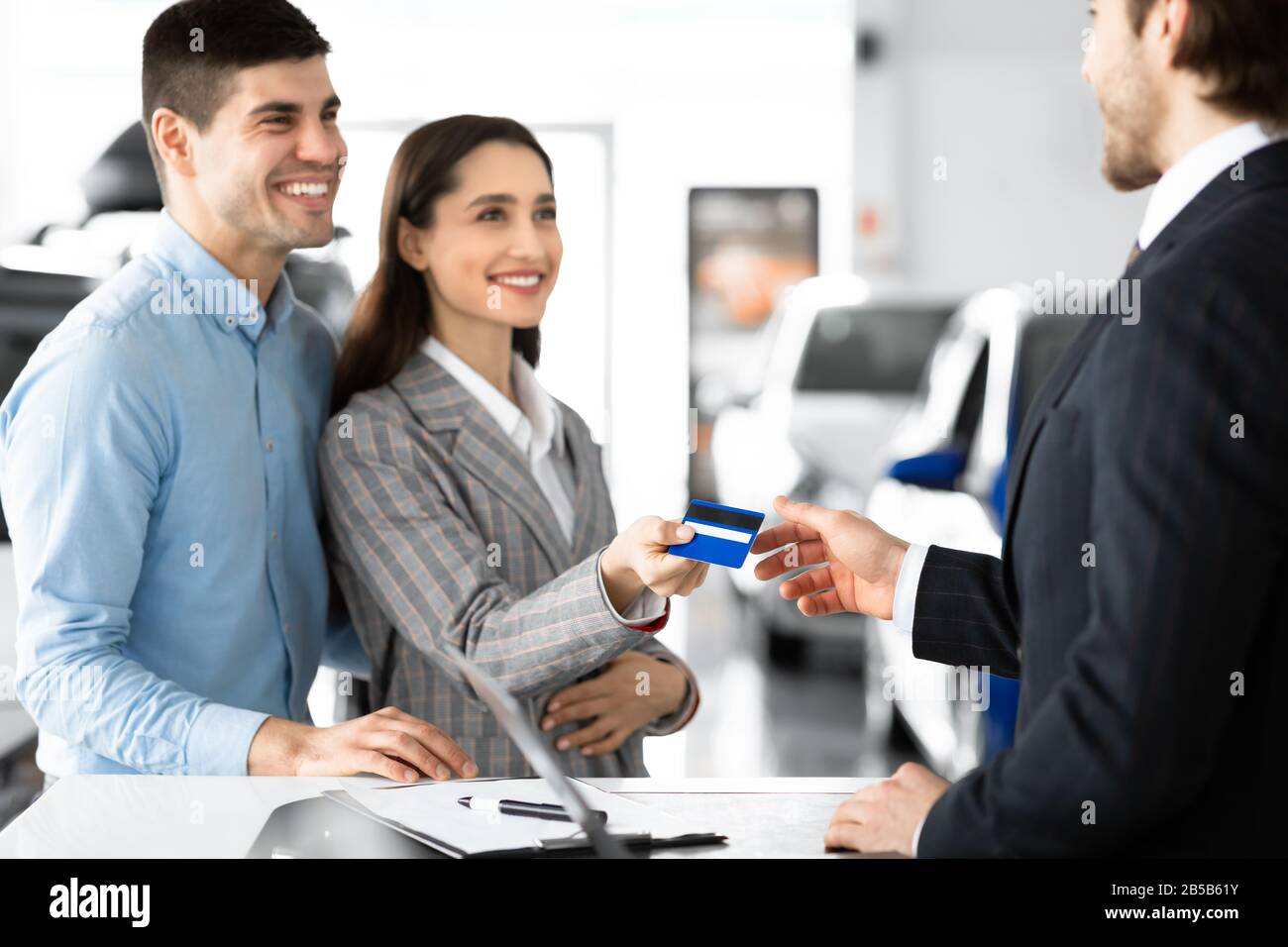 do dealerships take credit cards