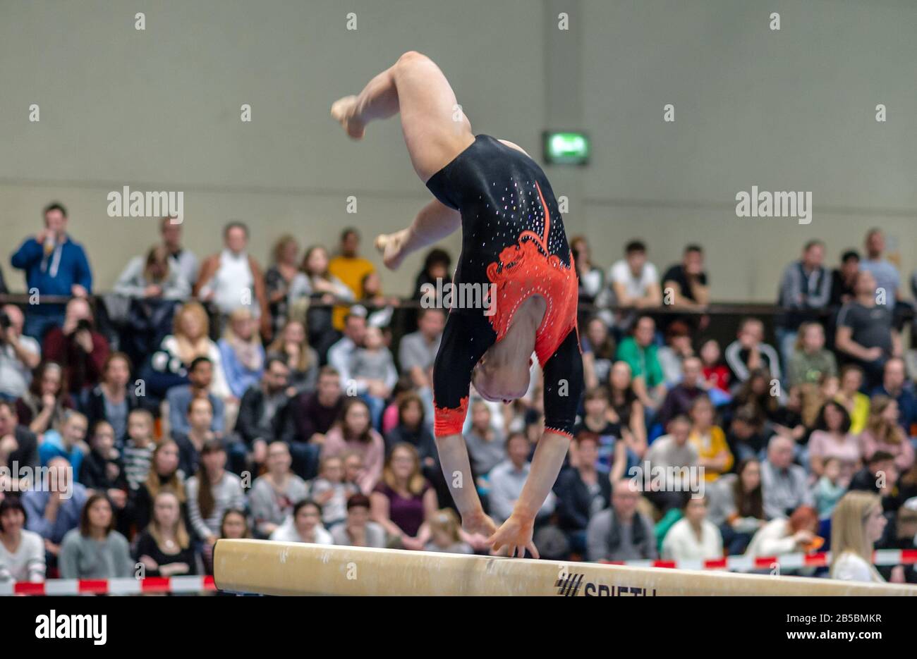 Karlsruhe, Deutschland. 07th Mar, 2020. Elze Geurts (KRK) on the bar. GES/gymnastics/Bundesliga: Kunstturn region Karlsruhe, competition day Emil Arheit Halle Groetzingen 07.03.2020 - | usage worldwide Credit: dpa/Alamy Live News Stock Photo