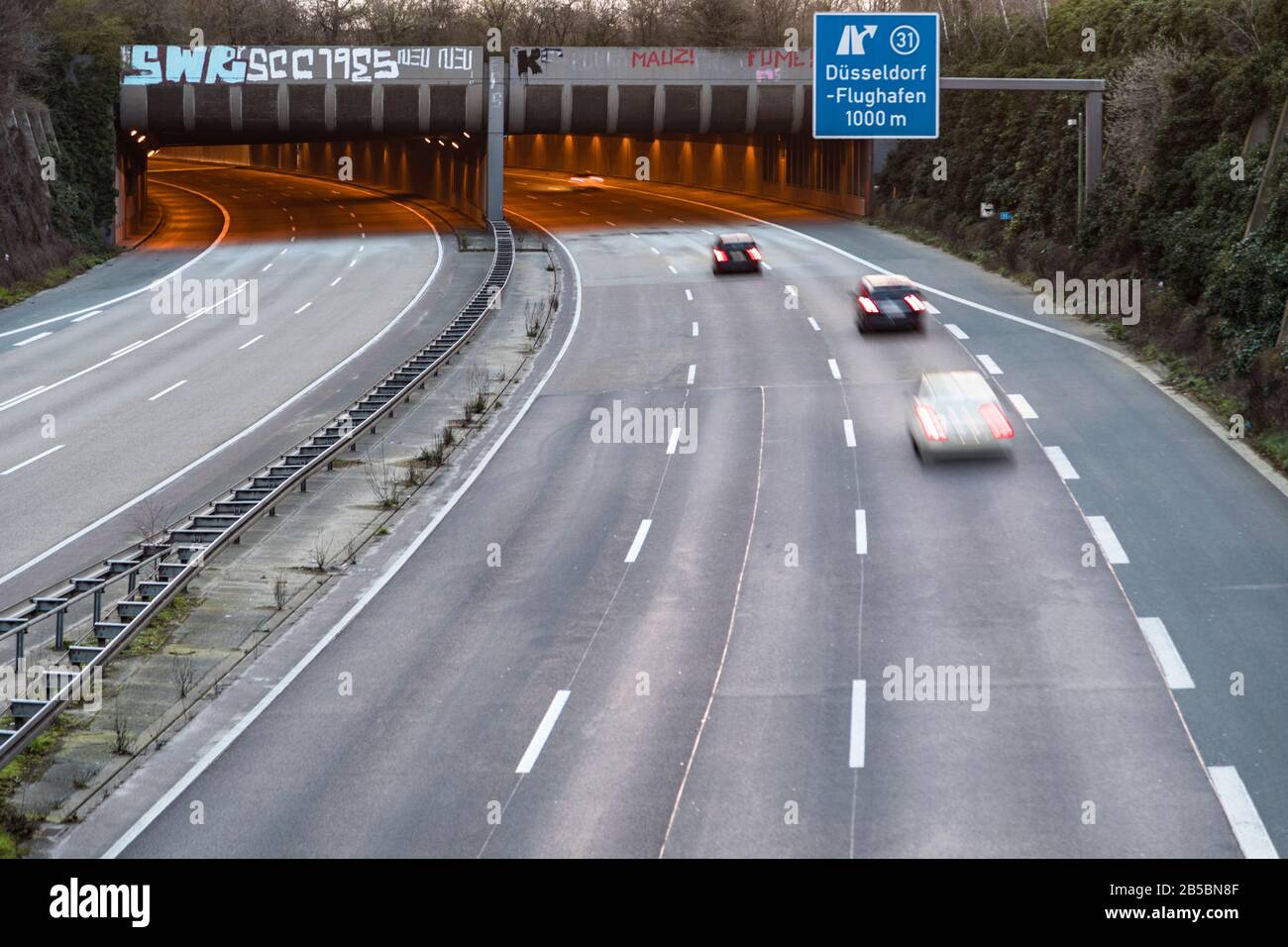 Empty motorway hi-res stock photography and images - Alamy