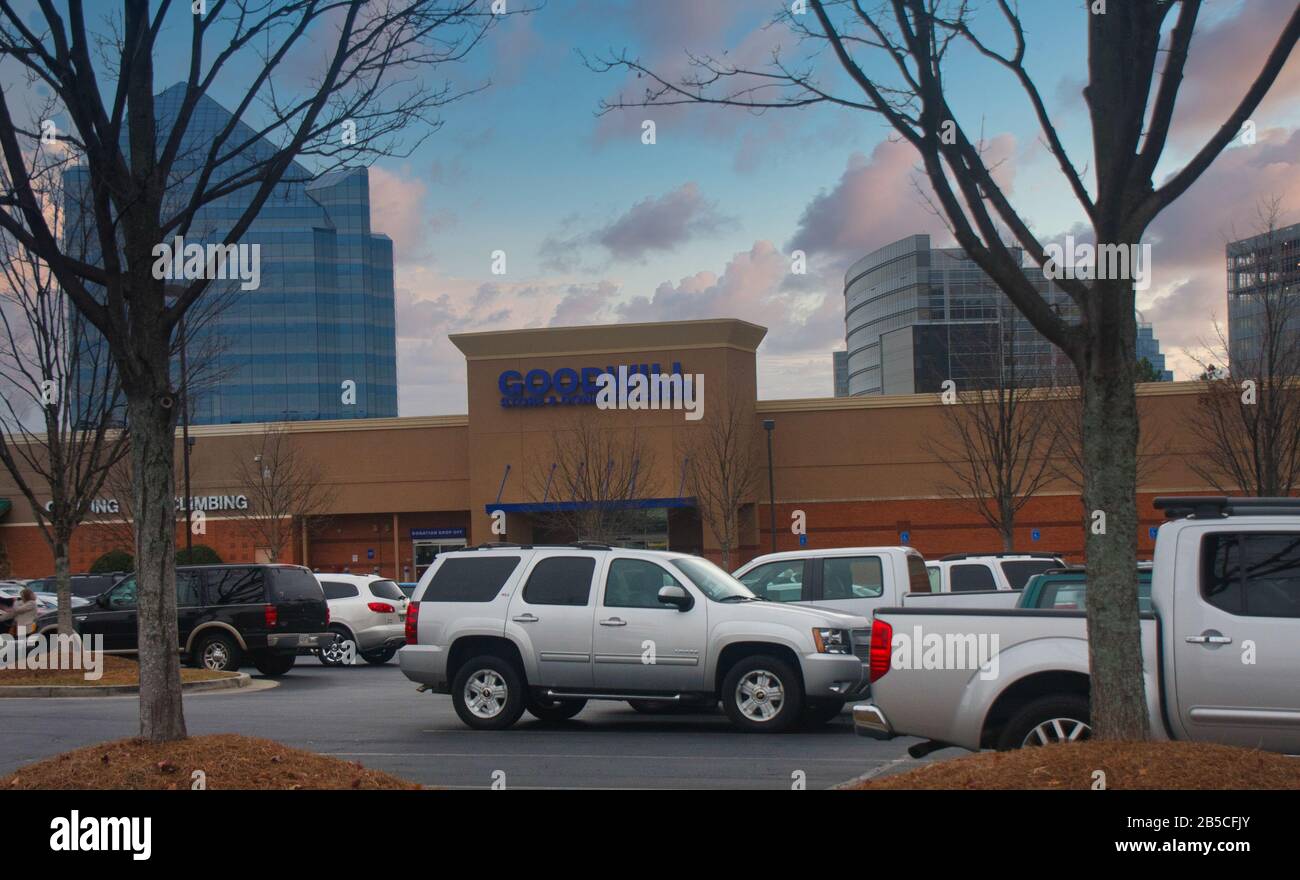 Parking Lot of Goodwill Stock Photo Alamy