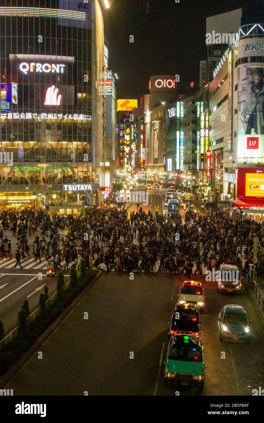 Night Photography Of A Crowed Of Pedestrians Crossing A Four Way Zebra Crossing At Shibuya Crossing In Central Tokyo Japan Stock Photo Alamy Night Photography Of A Crowed Of Pedestrians Crossing A Four Way Zebra Crossing At Shibuya Crossing In Central Tokyo Japan Stock Photo Alamy