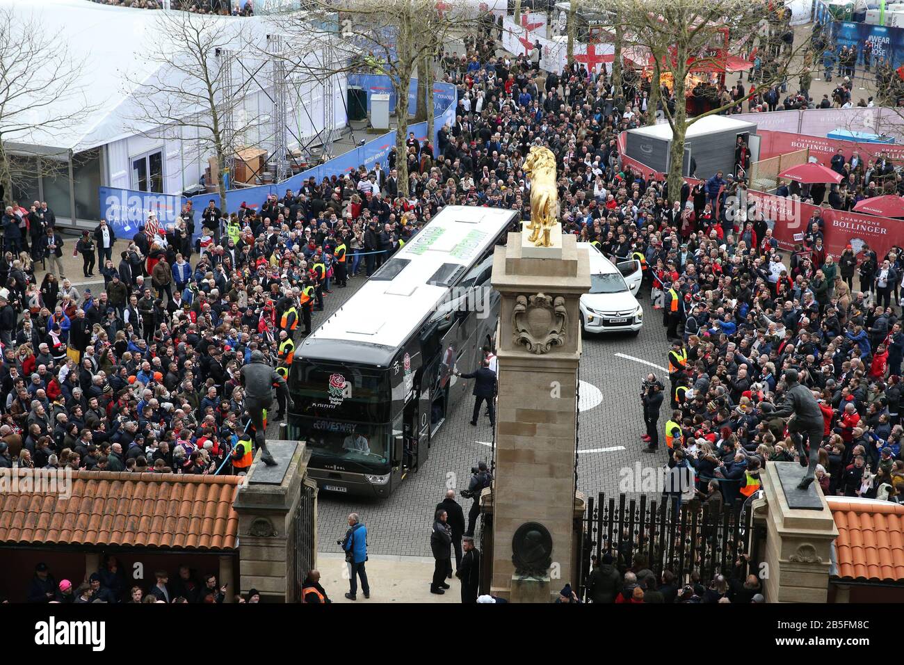 Origin Rugby Bus England rugby team bus hi-res stock photography and images - Alamy