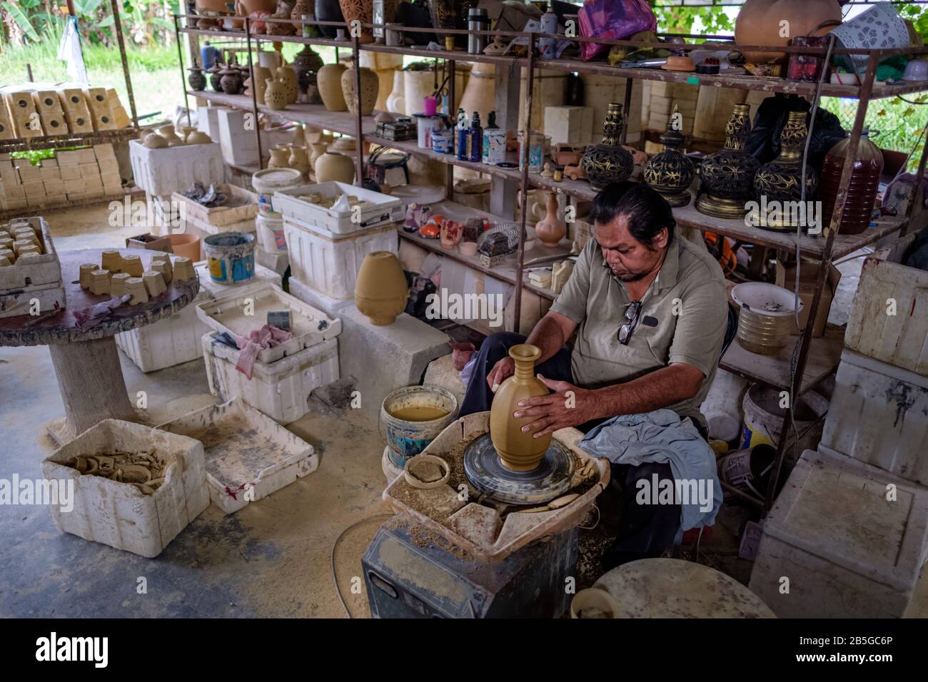 Local Craftsman Demonstrates On Making Traditional Clay Jar Called Labu Sayong Or Essence Jar Of Sayong At Kuala Kangsar Perak Malaysia Pottery Con Stock Photo Alamy