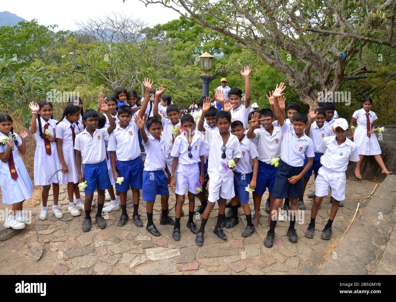 Schulklasse, Klassenausflug, Felsentempel, Dambulla, Sri Lanka Stock Photo