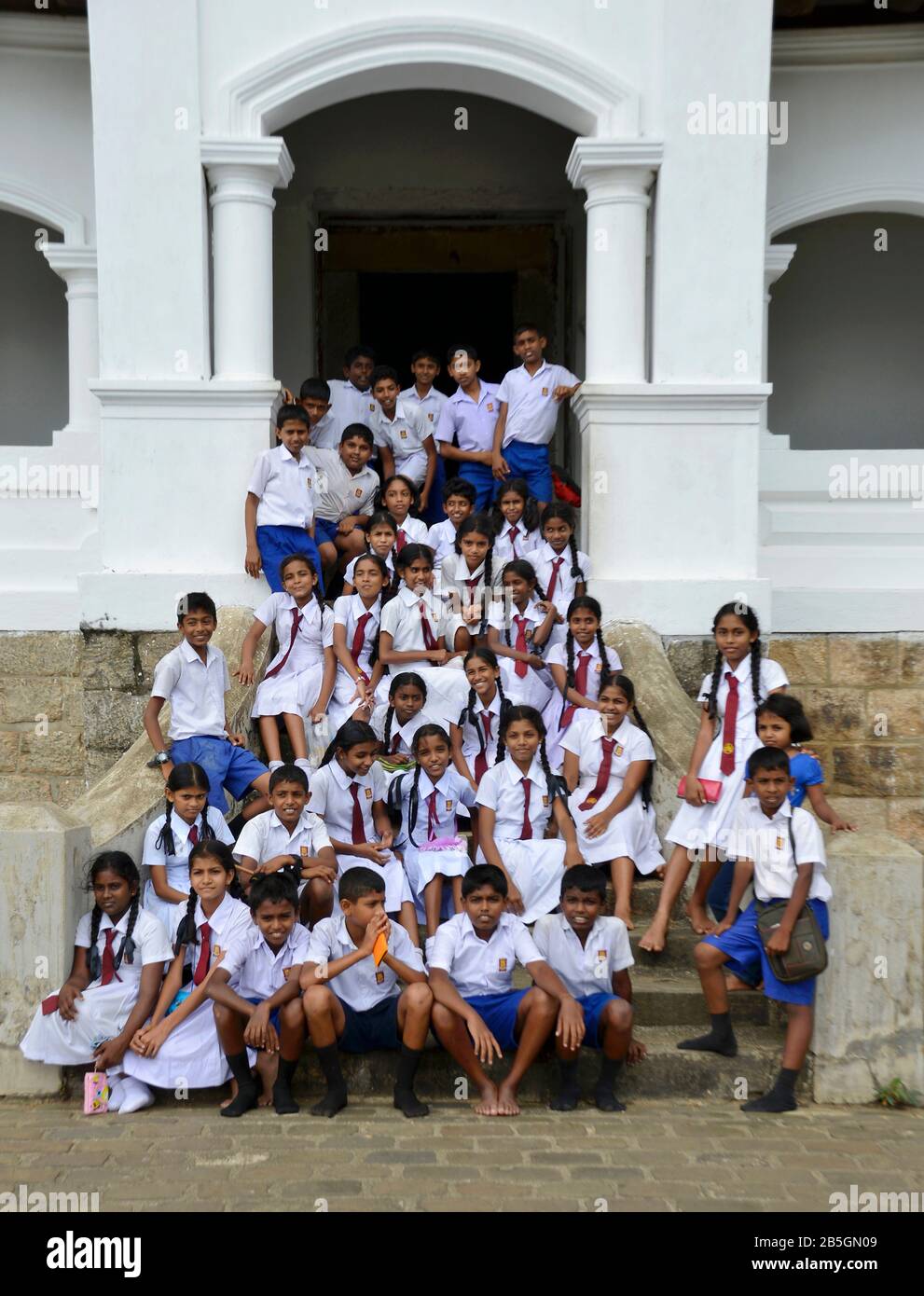 Schulklasse, Klassenausflug, Felsentempel, Dambulla, Sri Lanka Stock Photo