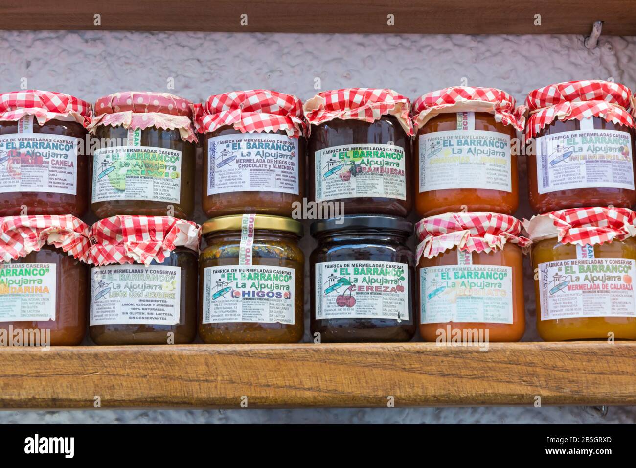 Jam jars on shelf hi-res stock photography and images - Alamy