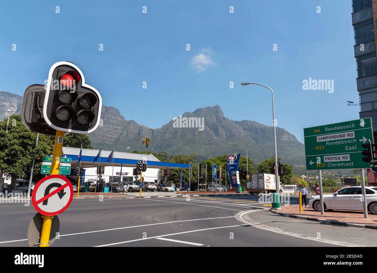 Newlands, Cape Town, South Africa. Dec 2019. Newlands a suburb of Cape Town situated on the oppisite side of Table Mountain. Road junction of M33 Stock Photo