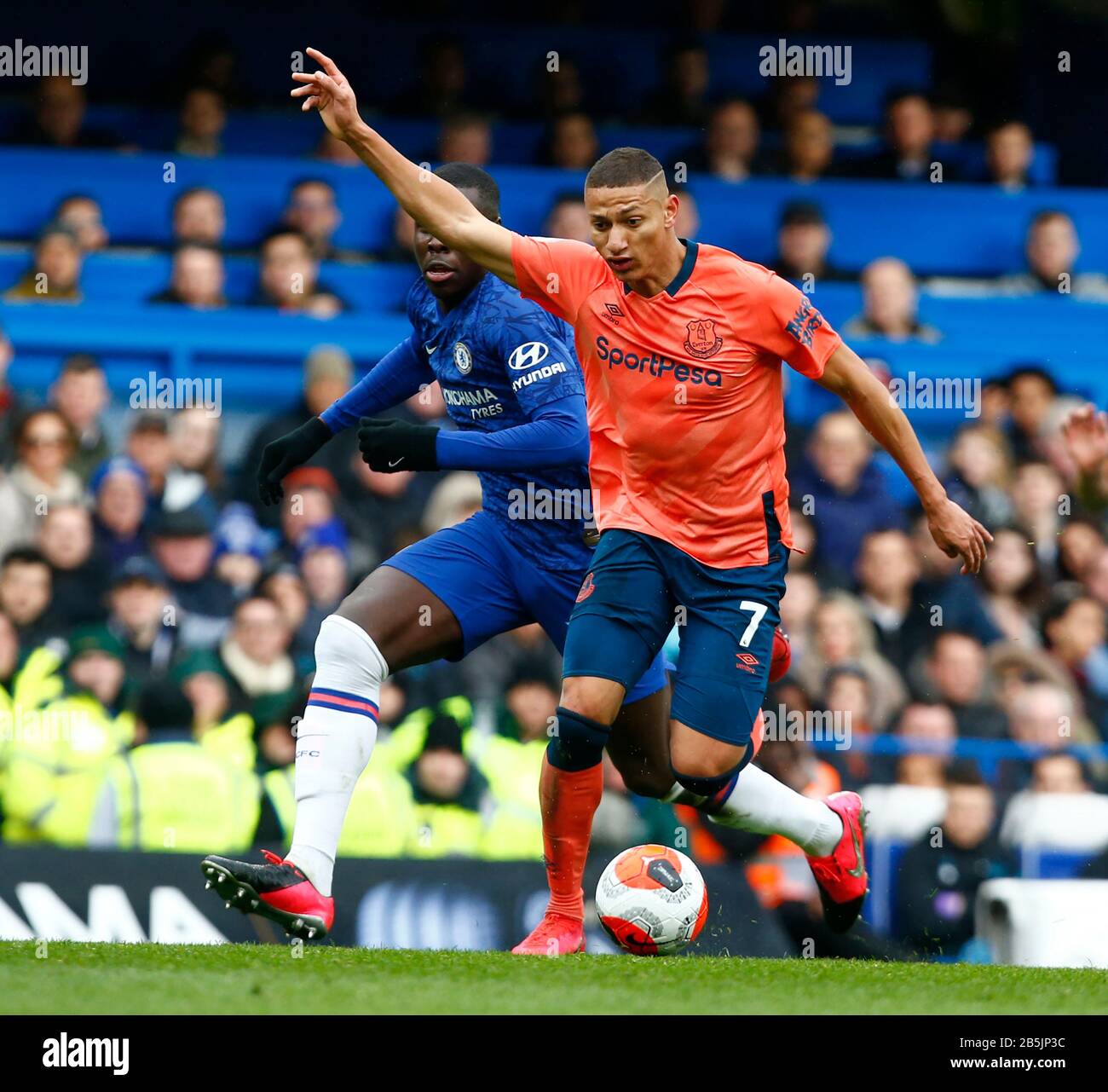 Evertonat stanford bridge stadium hi-res stock photography and images ...