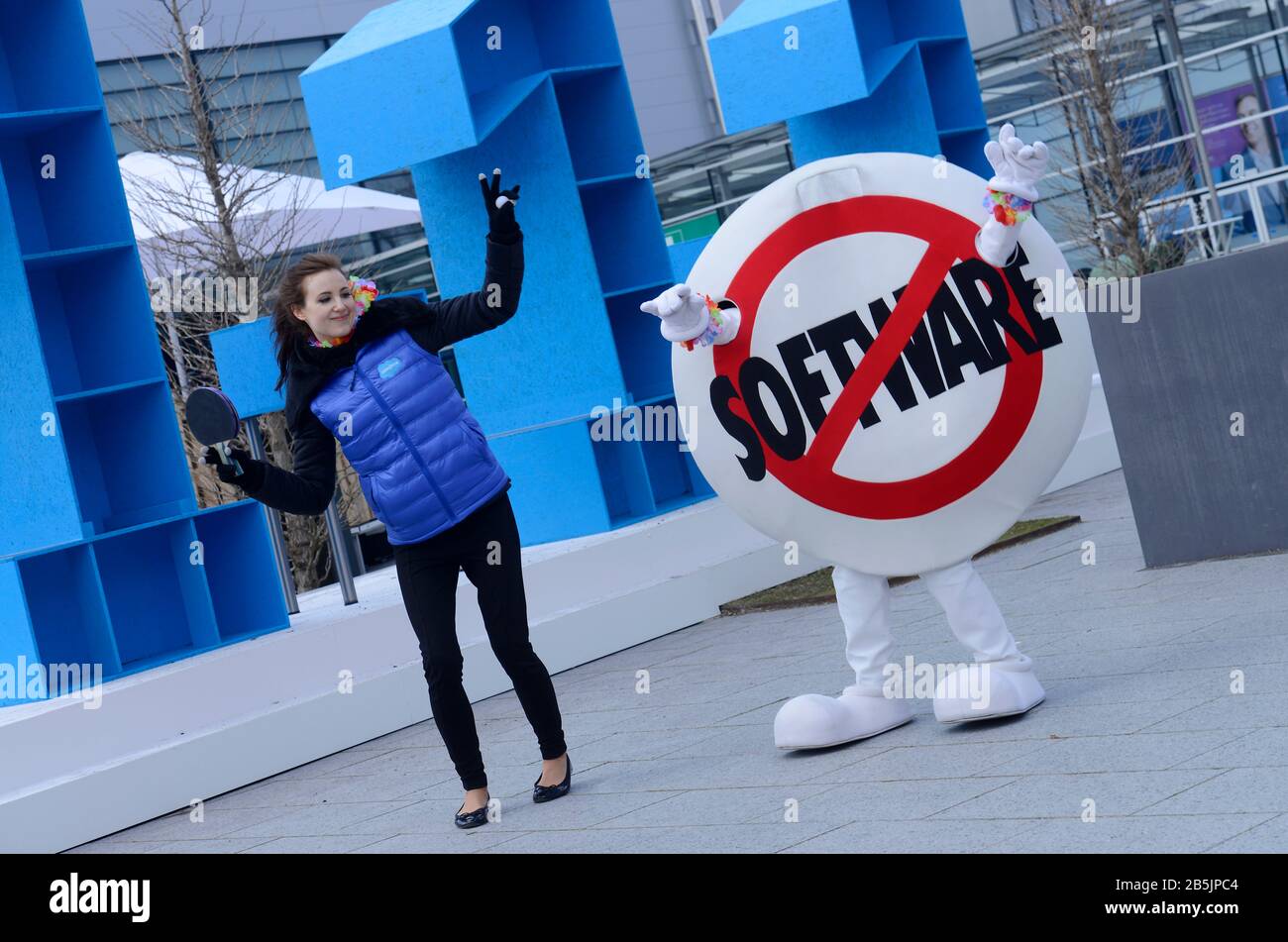 Animateurin, Tanz, Salesforce, Cebit, Hannover, Niedersachsen, Deutschland Stock Photo