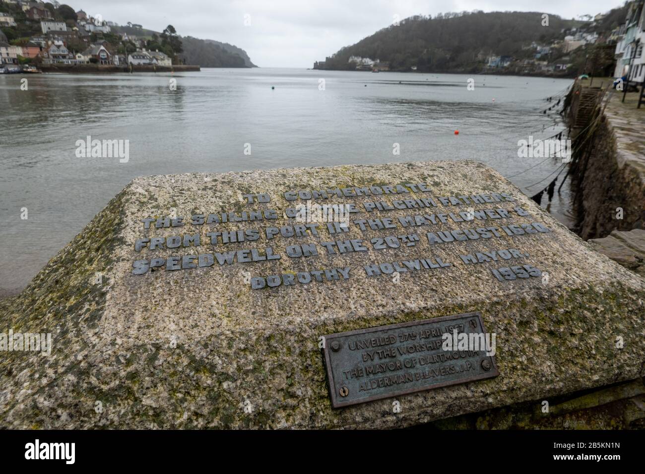 Memorial to commemorate the sailing of the Pilgrim fathers on the  Speedwell and the Mayflower from Dartmouth to America, Dartmouth,Devon Stock Photo