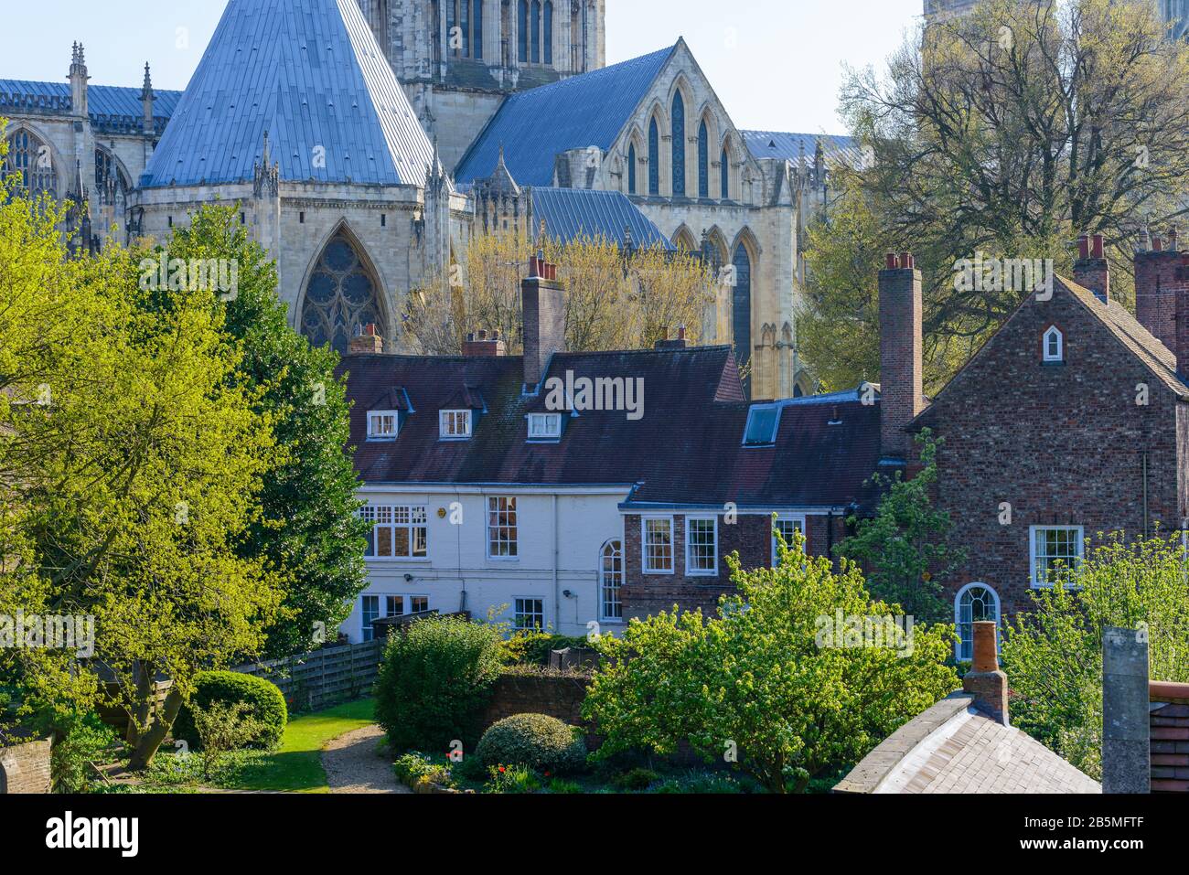 Old english garden wall hi-res stock photography and images - Alamy
