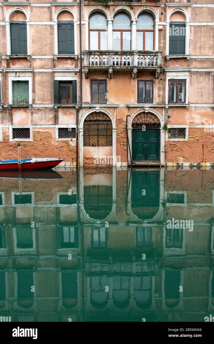 Reflection of an old House in Cannaregio District, Rio di Misericordia, Venice/Italy Stock Photo