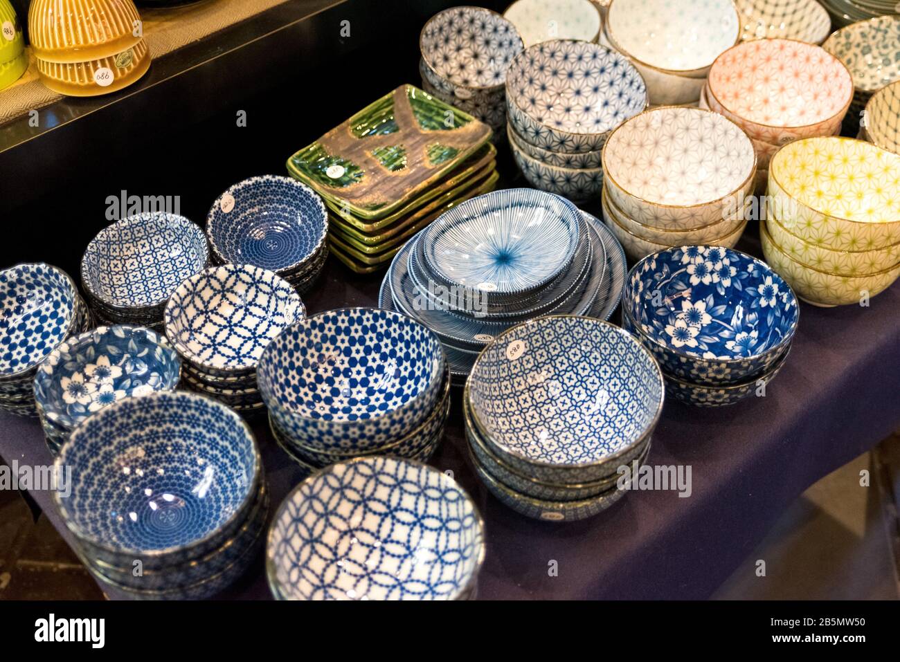 Traditional Japanese pottery and ceramics,Tsukiji Fish Market, Tokyo Stock Photo