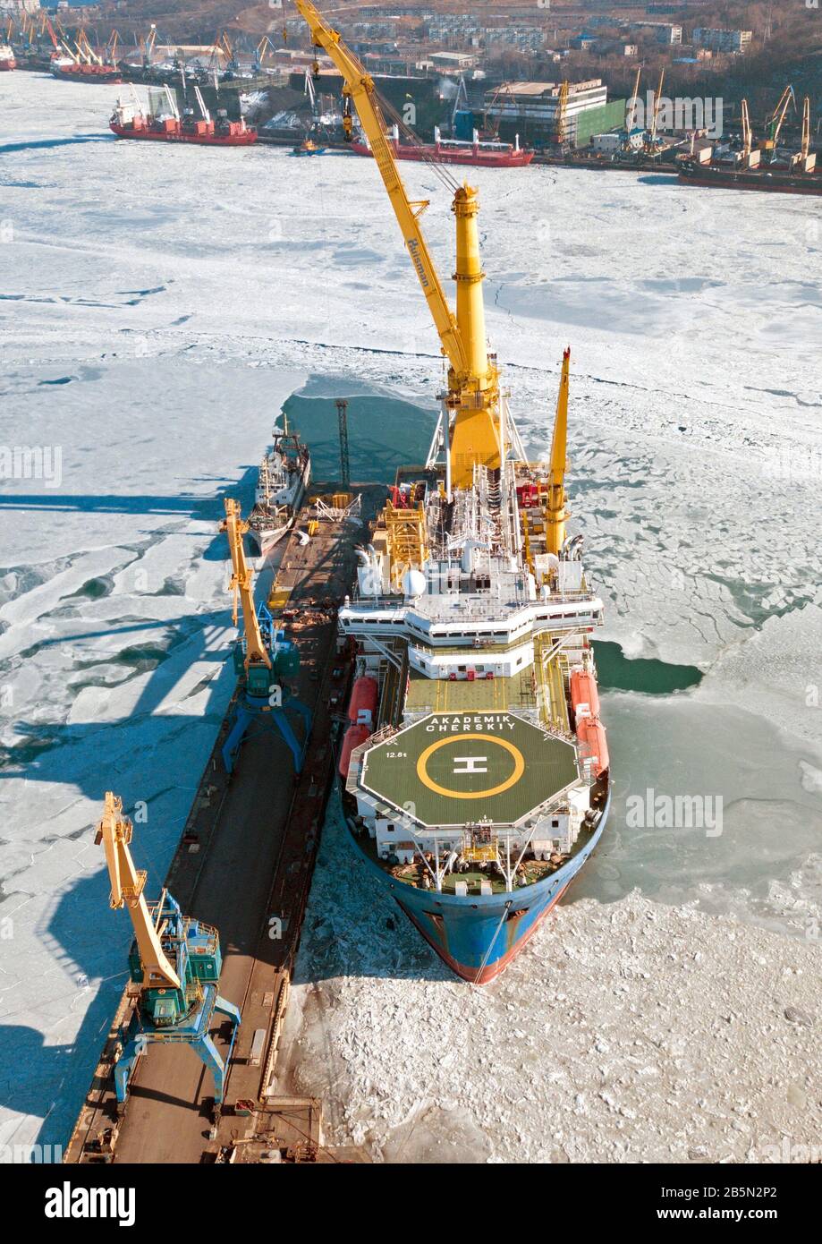 Nakhodka, Russia - February 06, 2020: Crane-laying pipe-laying vessel Academic Chersky former Jackson 18, a ship owned by Gazprom Stock Photo