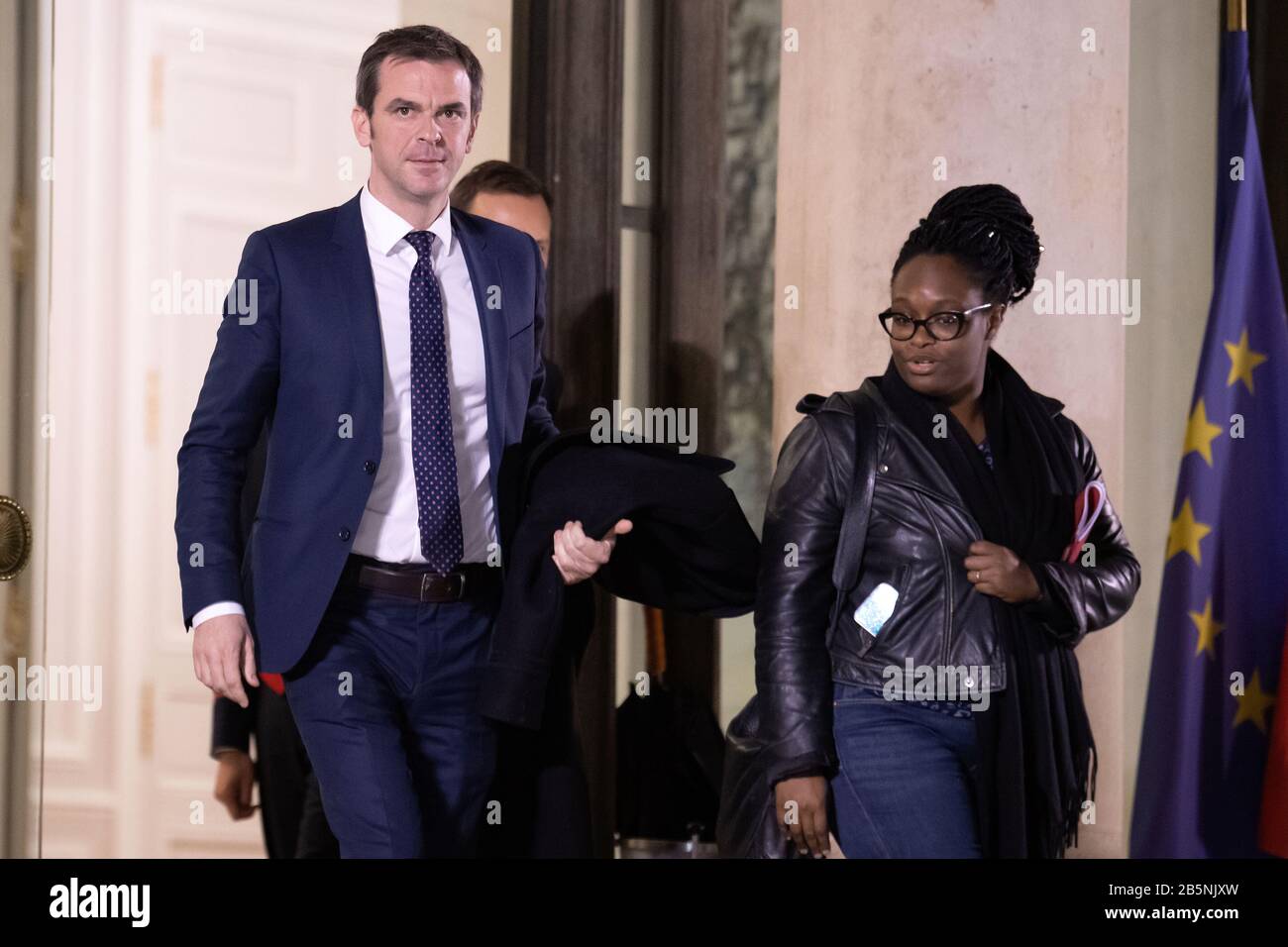 200308 Paris March 8 2020 Xinhua French Health Minister Olivier Veran L Leaves After A Meeting At The Elysee Palace In Paris France March 8 2020 France Where More Than