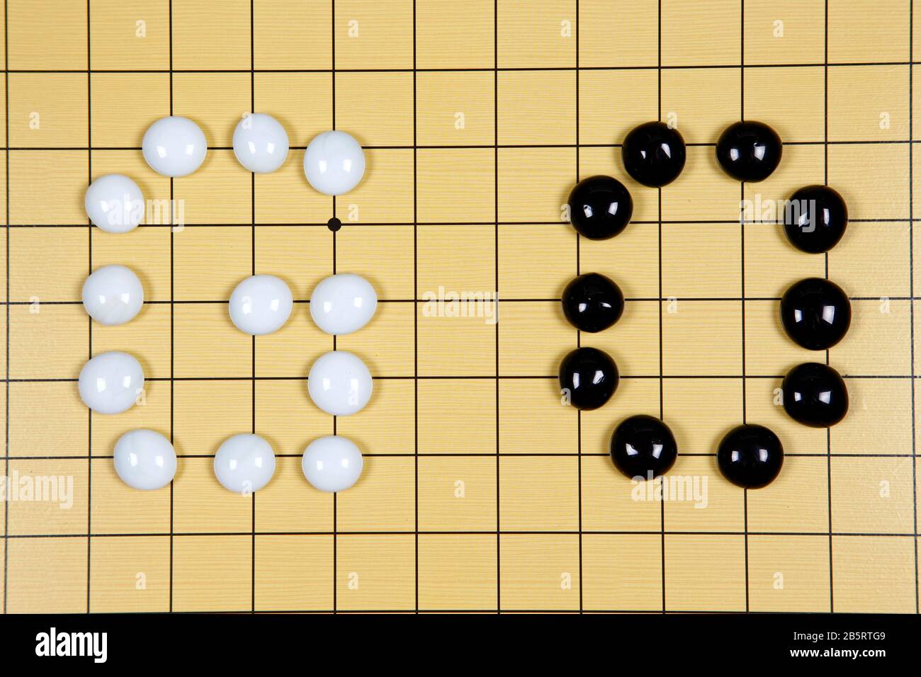 the game of go Stock Photo Alamy