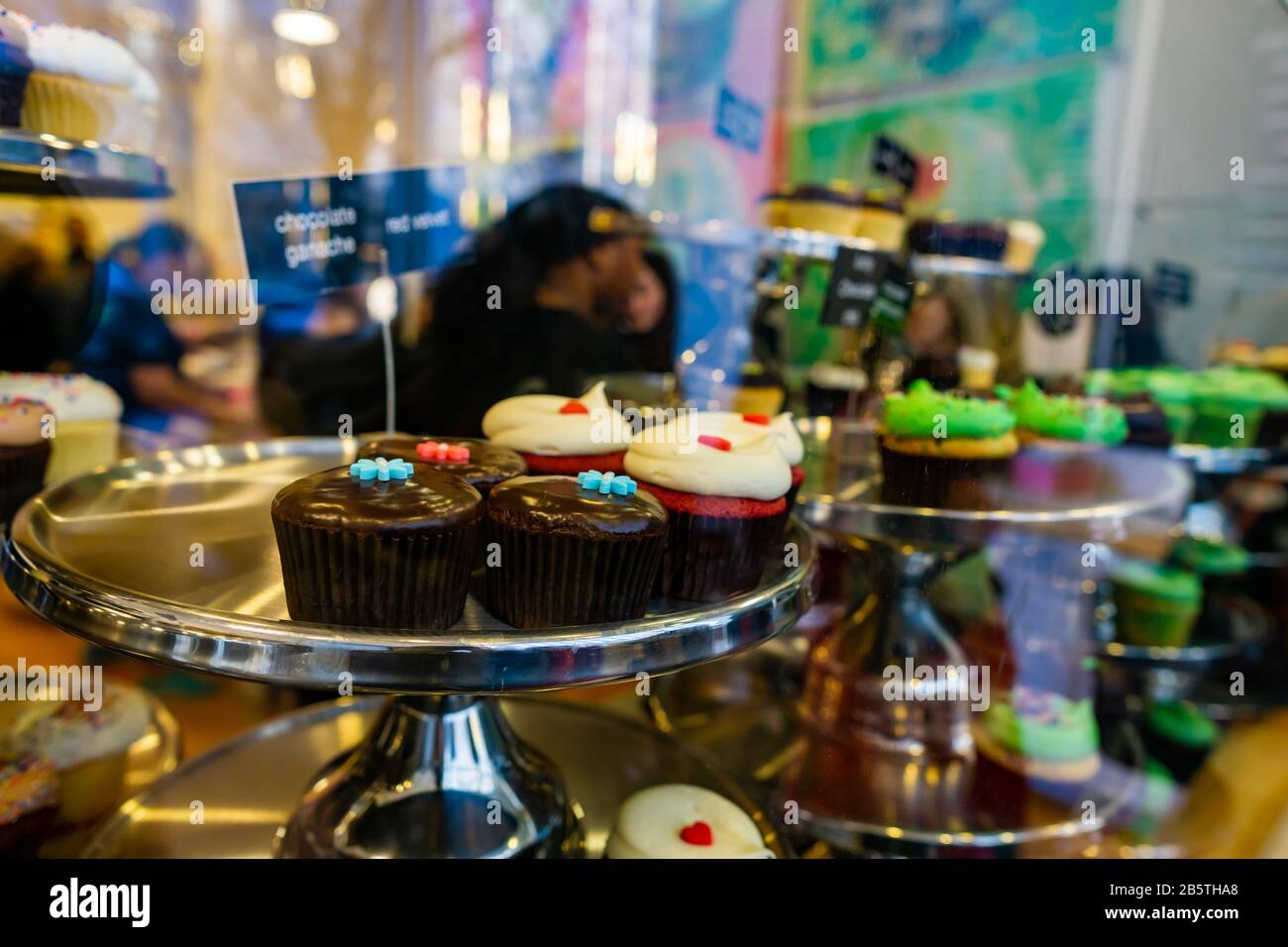 Cupcake bakery exterior hires stock photography and images Alamy