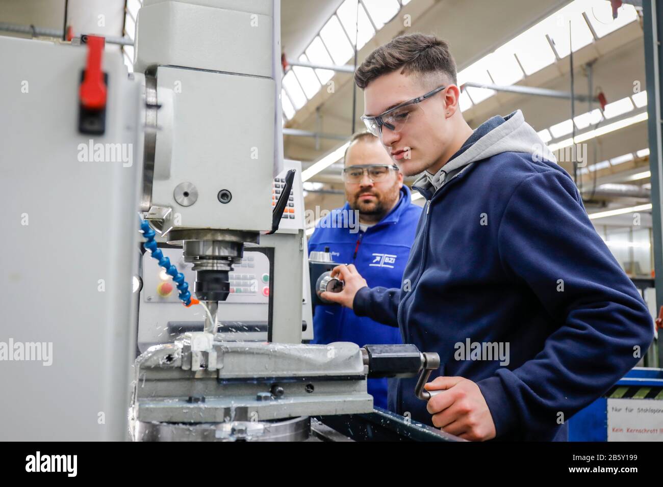 Technical trainer hi-res stock photography and images - Alamy