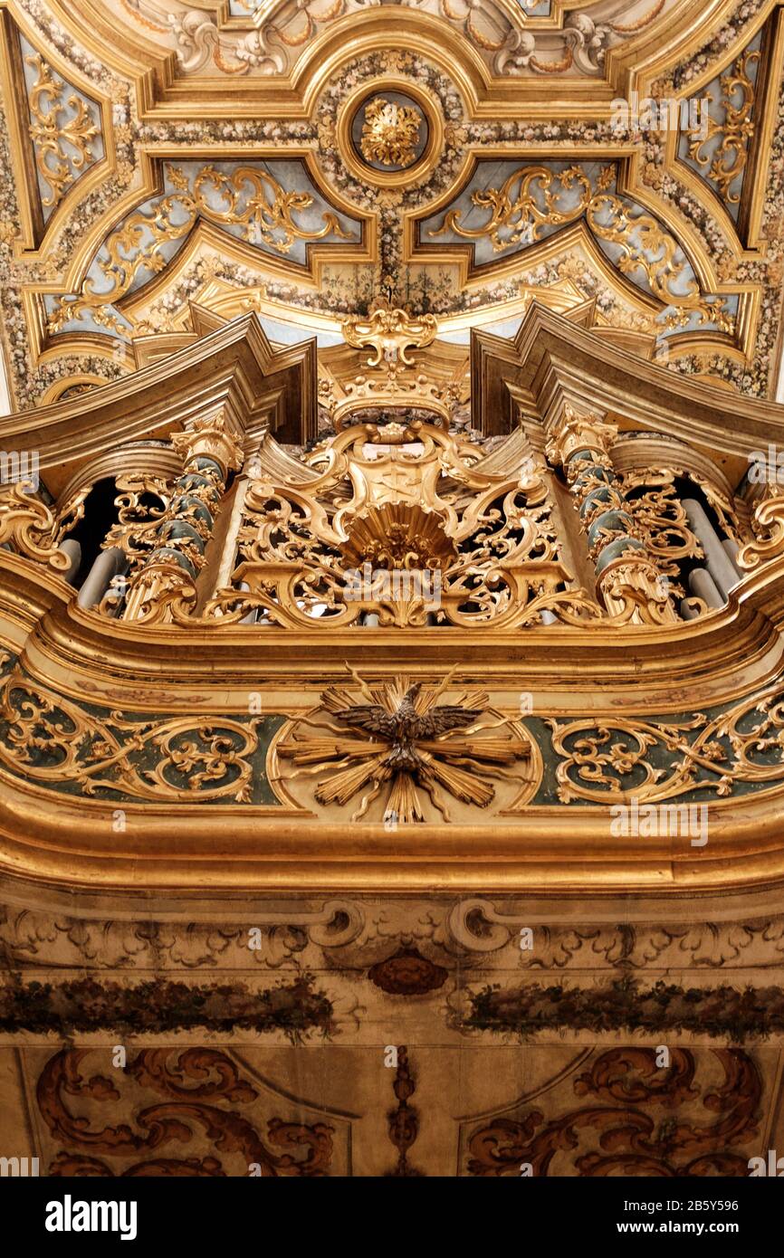 Aquila, Italy - September 9 2018: baroque interiors of the Basilica of San Bernardino in the historical center  Stock Photo
