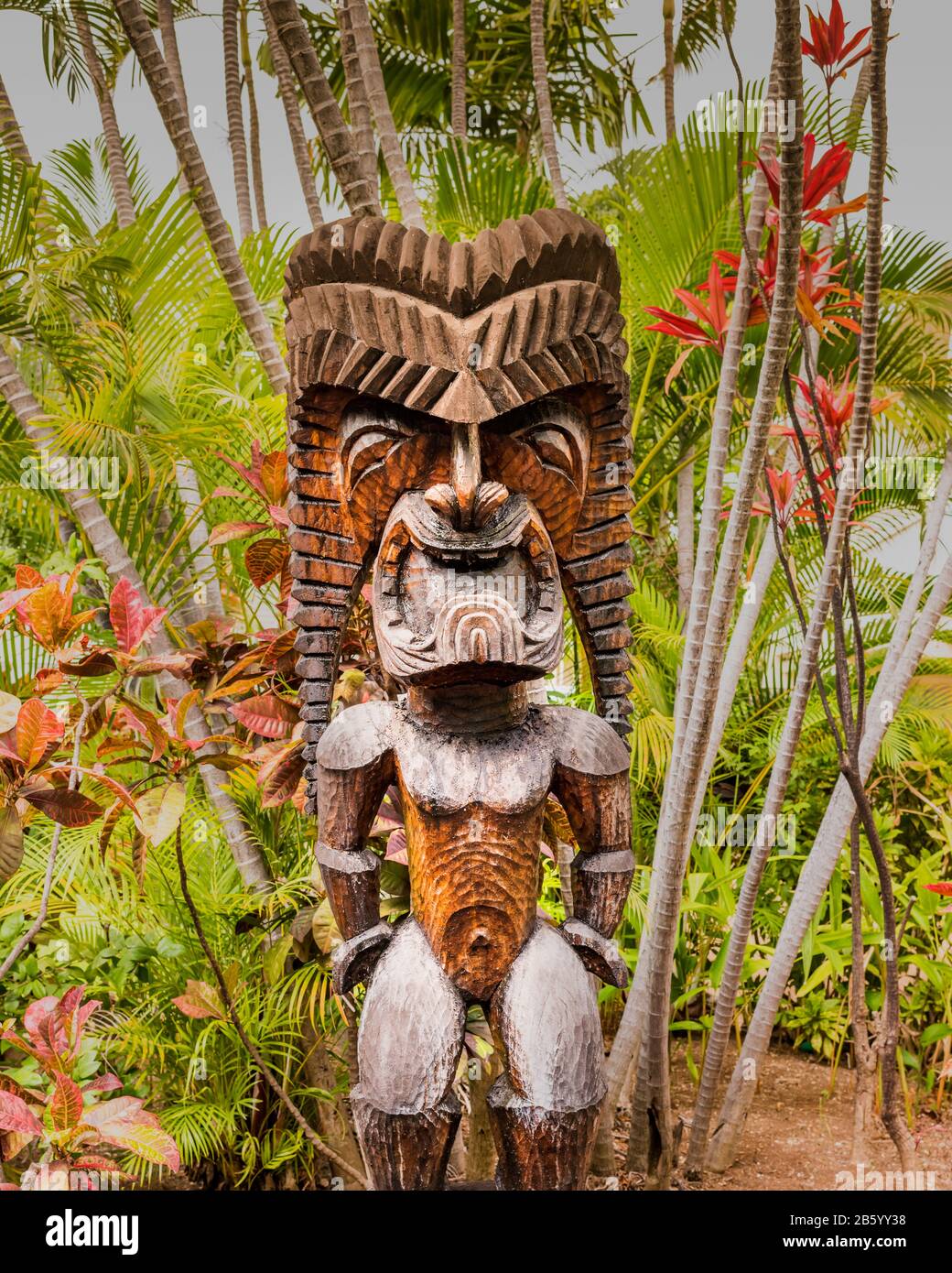 Wooden carved statue on Honolulu, Hawaii Stock Photo Alamy