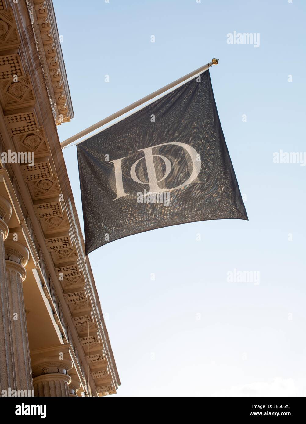 Flag of the Institute of Directors, 116 Pall Mall, London; a business organisation for company directors, business leaders, etc. Stock Photo