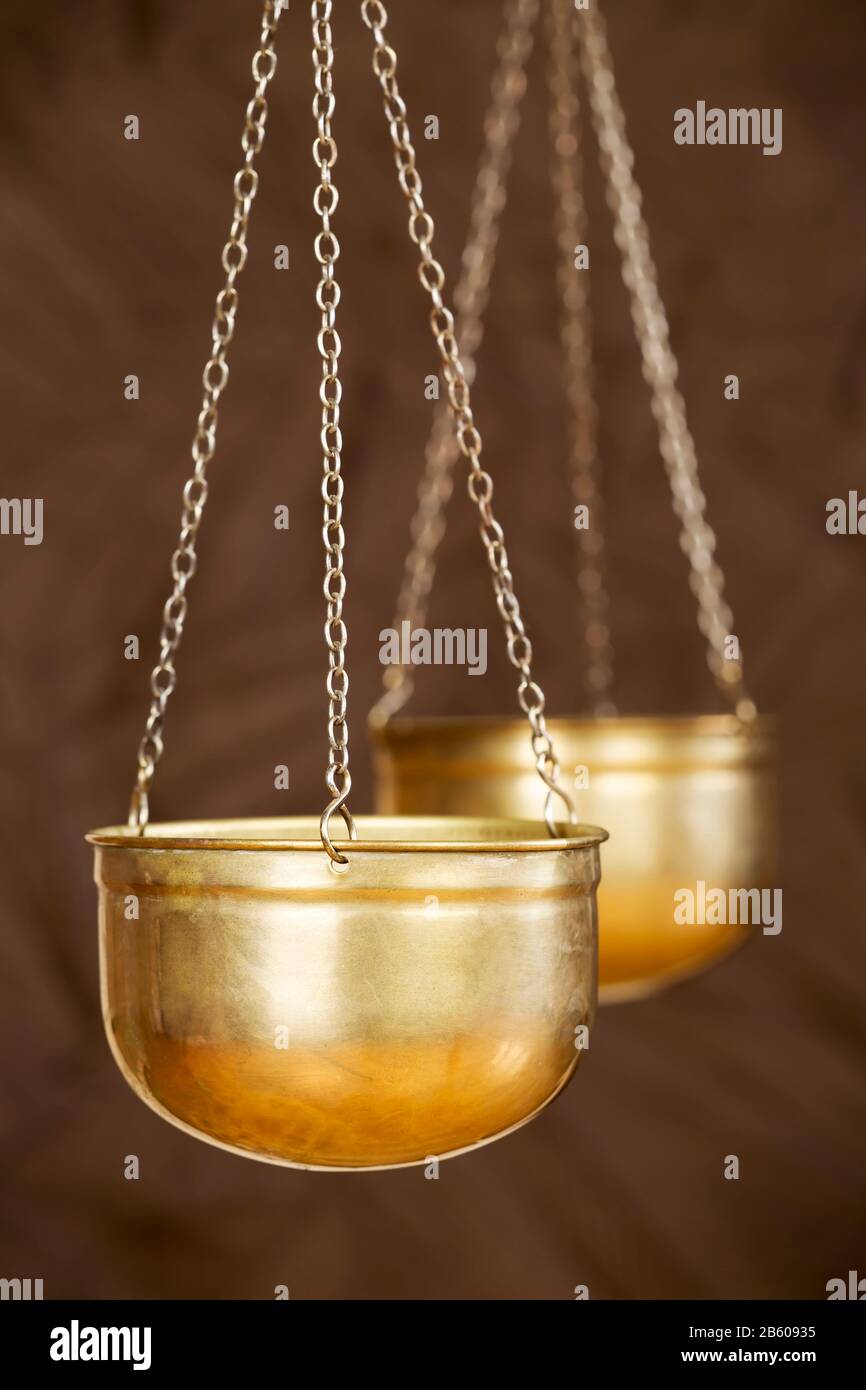 Weighing gold hi-res stock photography and images - Alamy