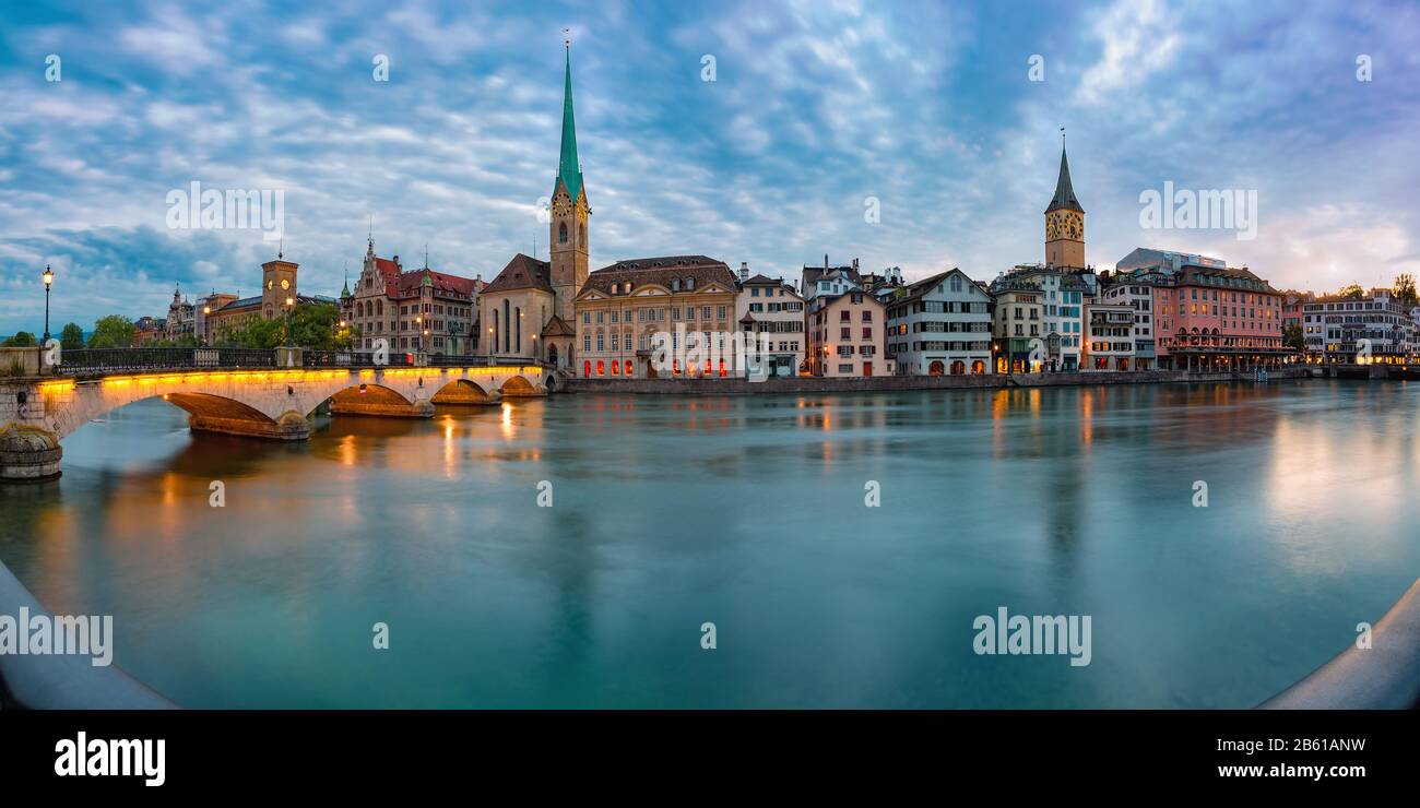FIDUS、「Auf der Brucke in Zurich」 File:Zürich Switzerland-Münsterbrücke-and-Fraumünster-01.jpg