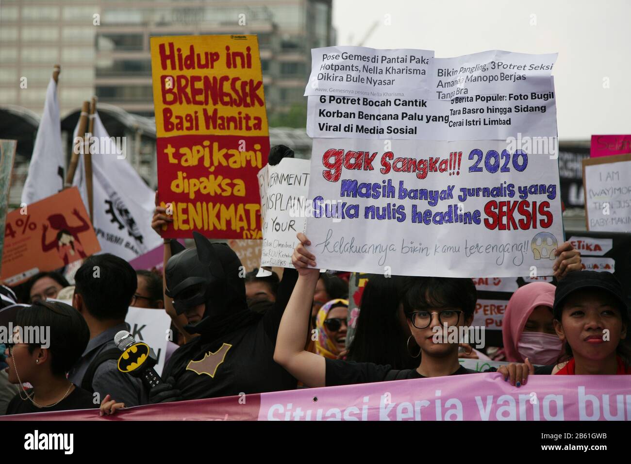 Jakarta Indonesia 08th Mar 2020 In Commemoration Of International Women S Day Hundreds Of Participants From Various
