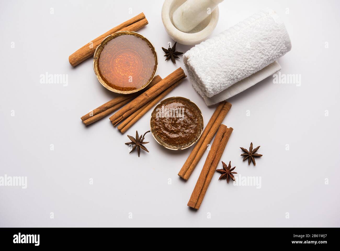 Cinnamon Honey Ayurvedic Face mask made using daalacheenee or Dalchini ...