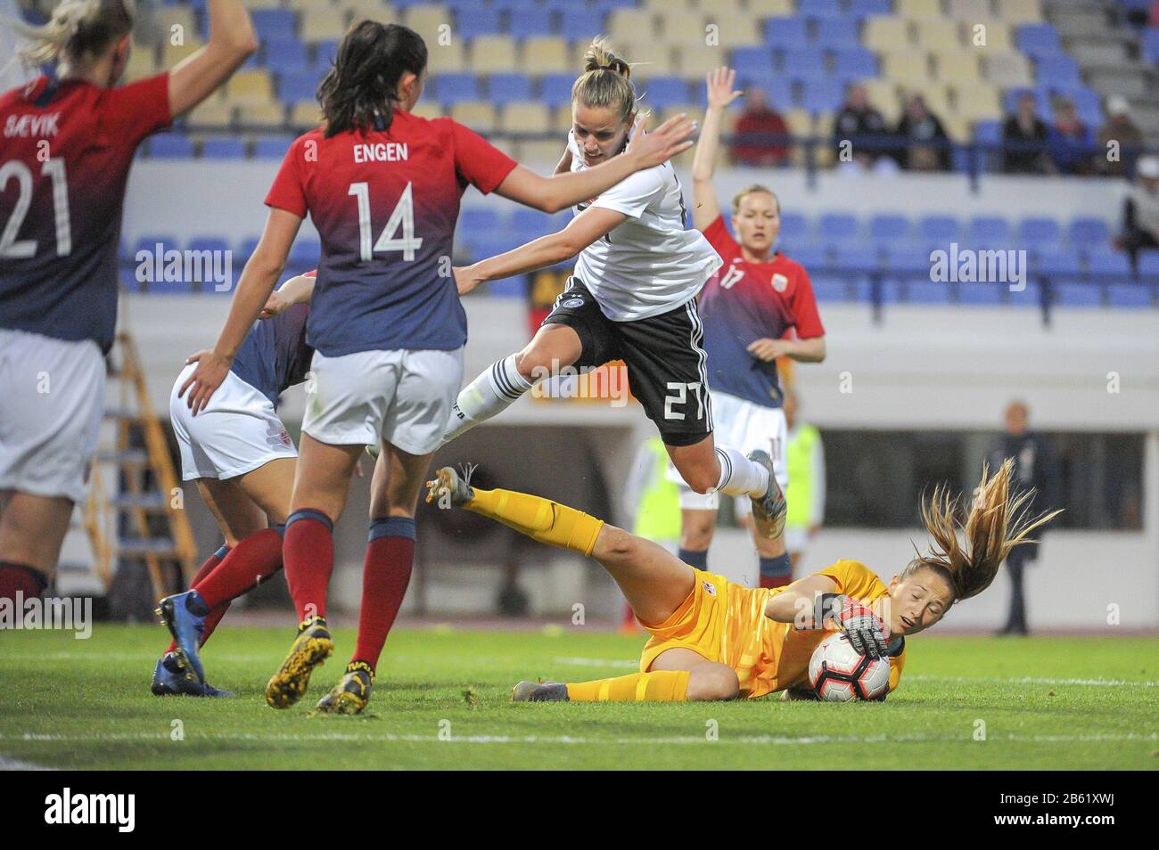 Lagos, Portugal. 07th Mar, 2020. LAGOS, PORTUGAL: MAR 7TH Norwegian goalkeeper Cecilie Haustaker Fiskerstrand (1), German midfielder Lena Petermann (27) pictured during the female football game between the national teams of Germany and Norway on the second matchday of the Algarve Cup 2020, a prestigious friendly womensoccer tournament in Portugal STIJN AUDOOREN/SPP-Sportpix Credit: SPP Sport Press Photo. /Alamy Live News Stock Photo