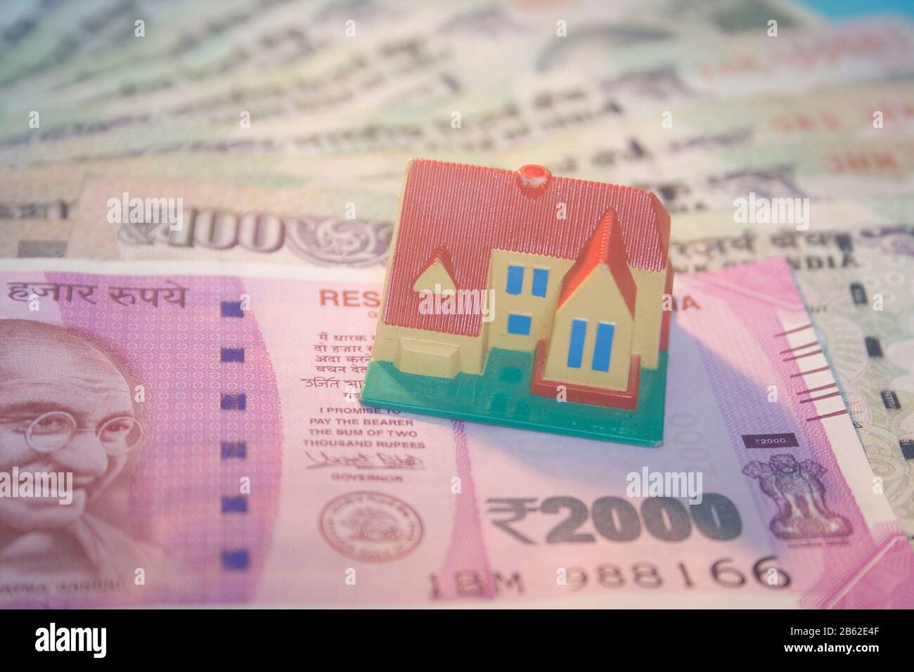 2000 rupee note hi-res stock photography and images - Alamy