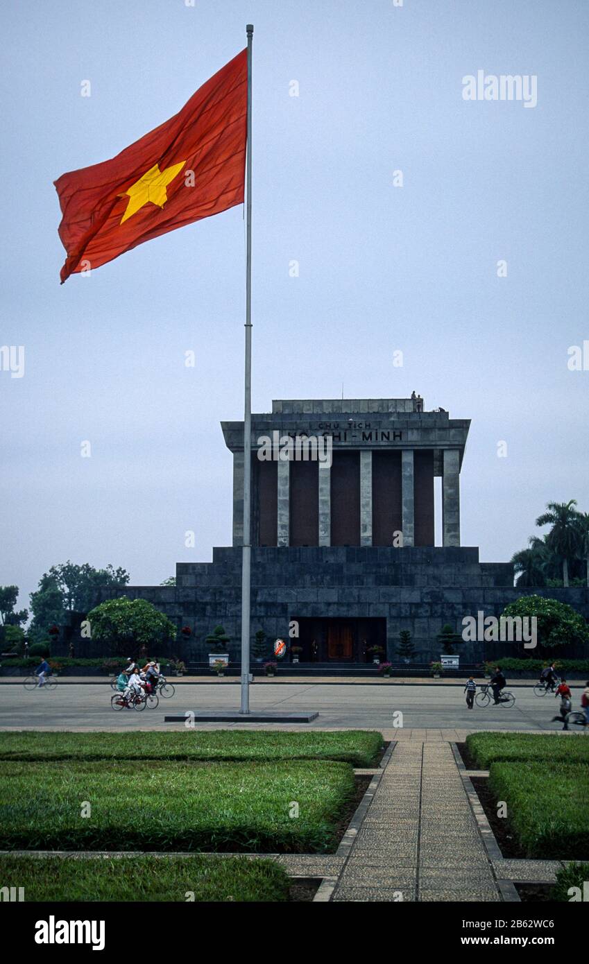 Large VIetnam flag outside the Ho Chi Minh mausoleum, Hanoi, Vietnam ...