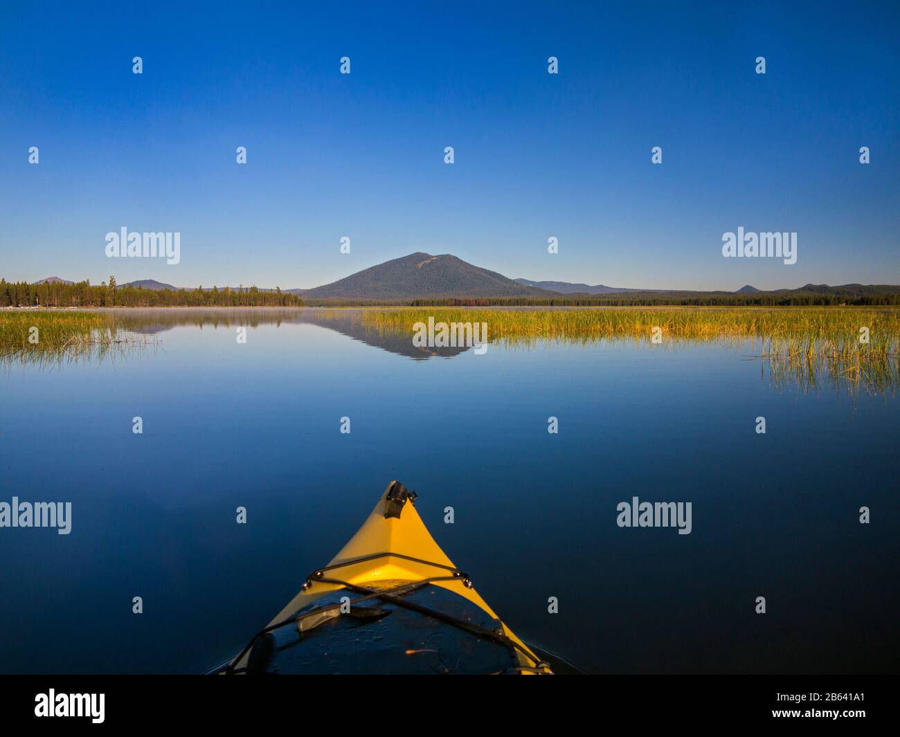 Kayaking on Crane Prairie Reservoir near La Pine, Oregon USA Stock