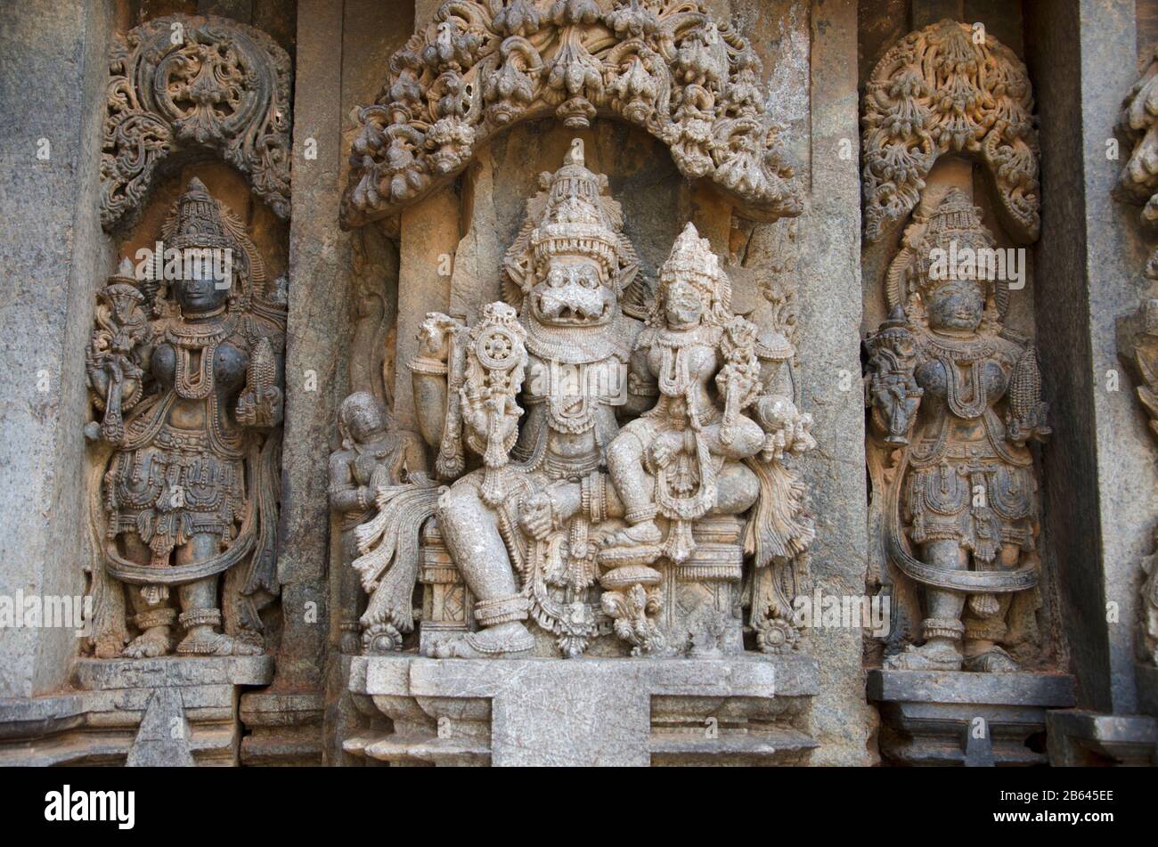 Carved idols on the Chennakesava Temple, is a Vaishnava Hindu temple, Somanathapura, Karnataka, India Stock Photo
