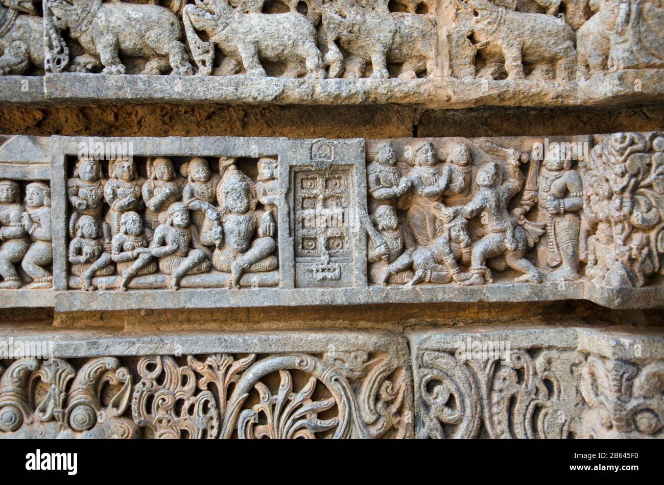 Carved idols on the Chennakesava Temple, is a Vaishnava Hindu temple, Somanathapura, Karnataka, India Stock Photo