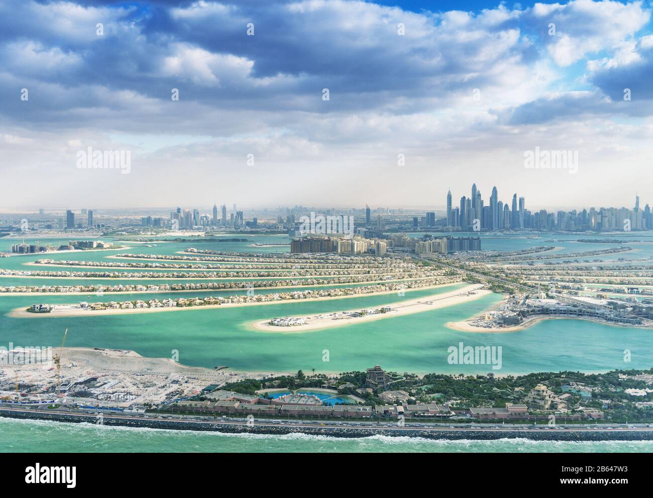 The palm jumeirah island hi-res stock photography and images - Alamy