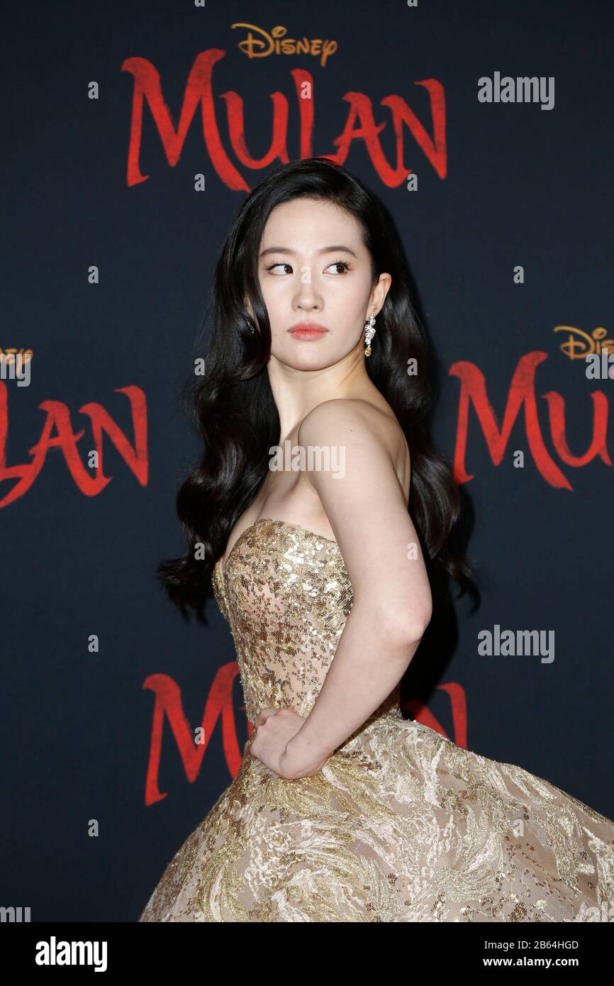 Hollywood, USA. 09th Mar, 2020. Liu Yifei, Crystal Liu walking the red carpet at Premiere Of Disney's 'Mulan' held at Dolby Theatre on March 9, 2020 in Hollywood, California USA (Photo by Parisa Afsahi/Sipa USA) Credit: Sipa USA/Alamy Live News Stock Photo