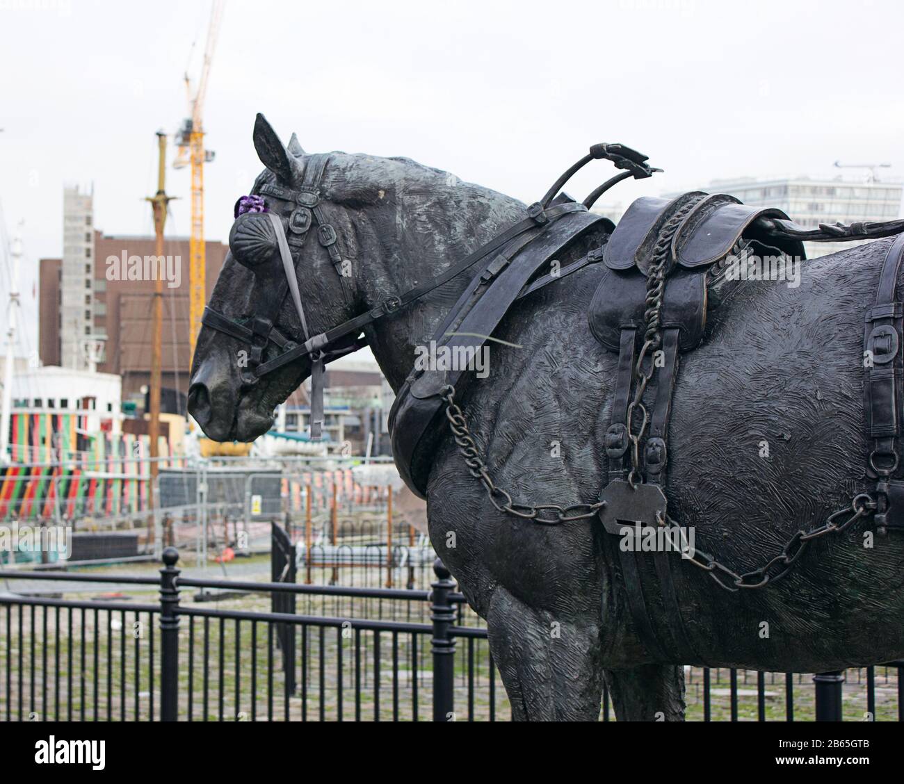 a black horse monument in england uk Stock Photo Alamy