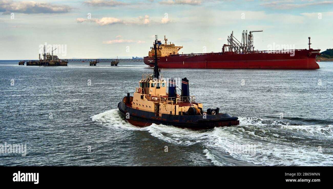 UK, Edinburgh area ,Scotland, , Tugboat in the river Forth Stock Photo