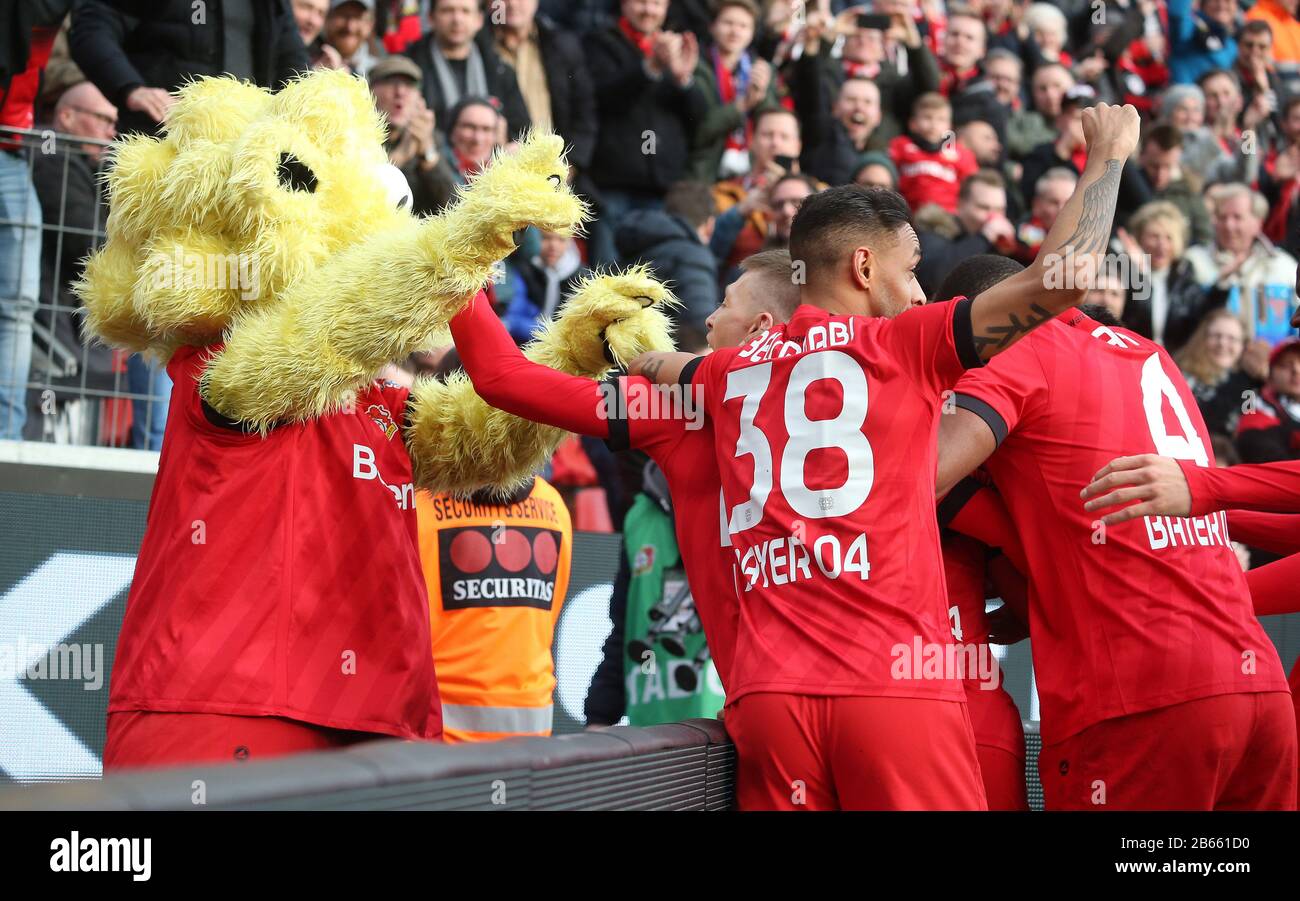 Maskottchen eintracht frankfurt hi-res stock photography and images - Alamy