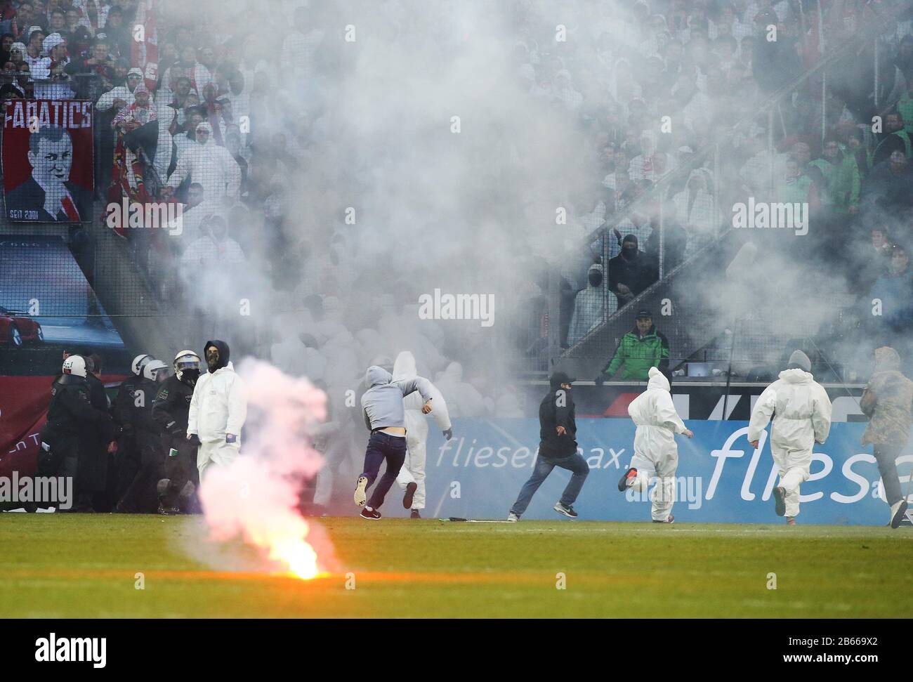 Ghost Game Versus The 1 Fc Cologne Derby In Front Of Empty Ranks Borussia Monchengladbach Fc