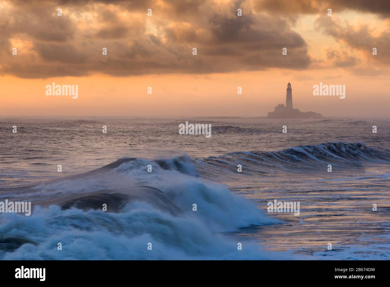 St. Mary's lighthouse from Collywell Bay, Seaton Sluice, Northumberland