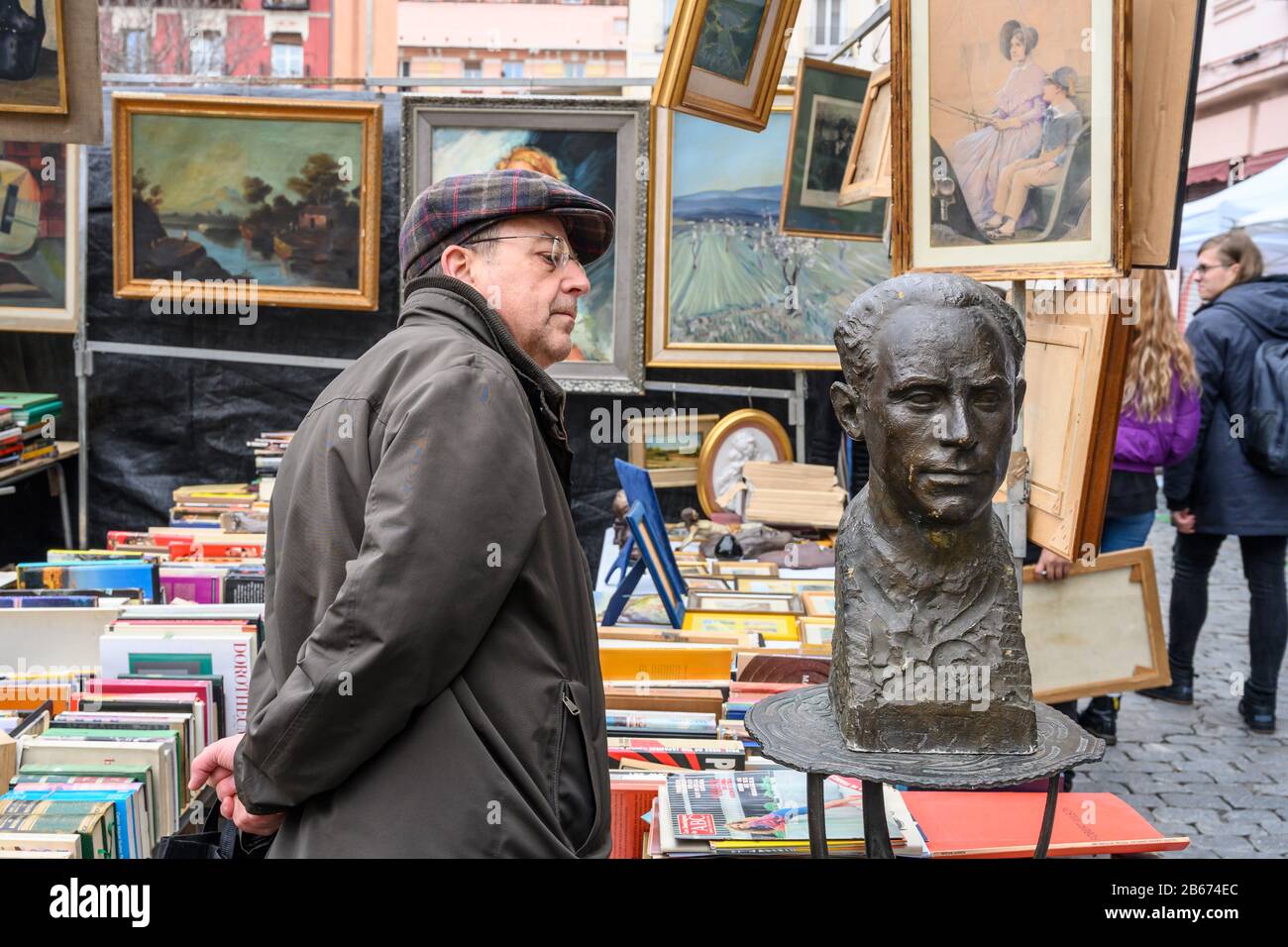 A bust of Federico Garcia Lorca on sale in the Rastro flea market around the Plaza de Cascorro between La Latina and Embajadores,  Madrid, Spain. Stock Photo